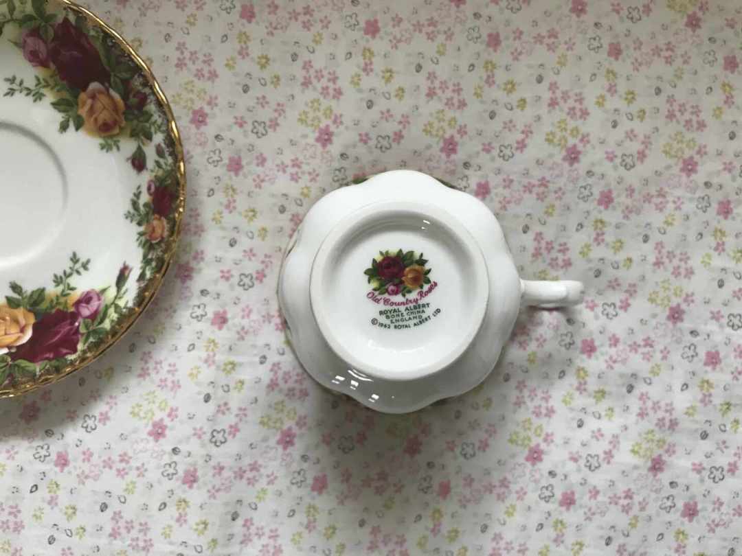 官方新品50英镑,中古店100块一套:淘皇家阿尔伯特“老镇玫瑰”,先回答这三个问题