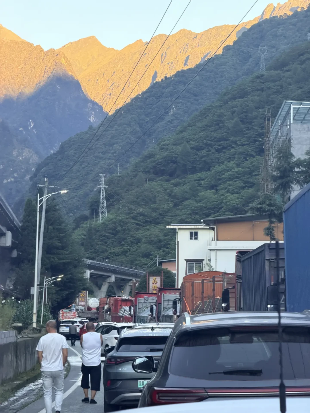 四姑娘山“闭园”是谣言,但“通车”也只能信一半:暑假末去川西,先看这三条路的现状
