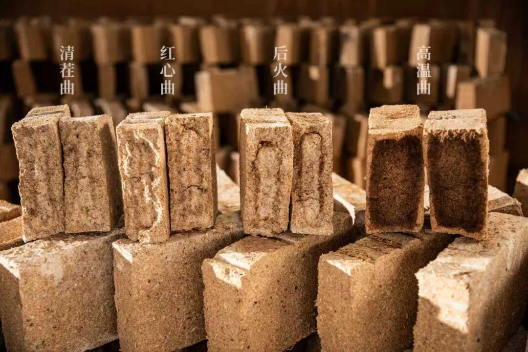 大家都在抢自由爱,但我想聊聊宝丰的嫡系:从30块的大曲到国色清香,逐档对标汾酒