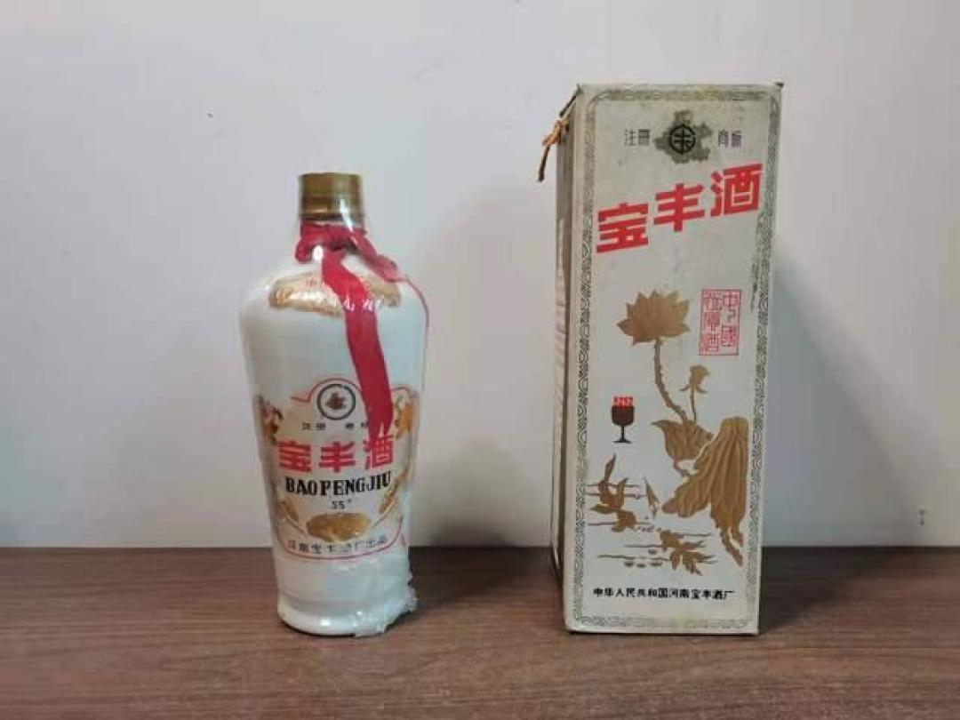 大家都在抢自由爱,但我想聊聊宝丰的嫡系:从30块的大曲到国色清香,逐档对标汾酒