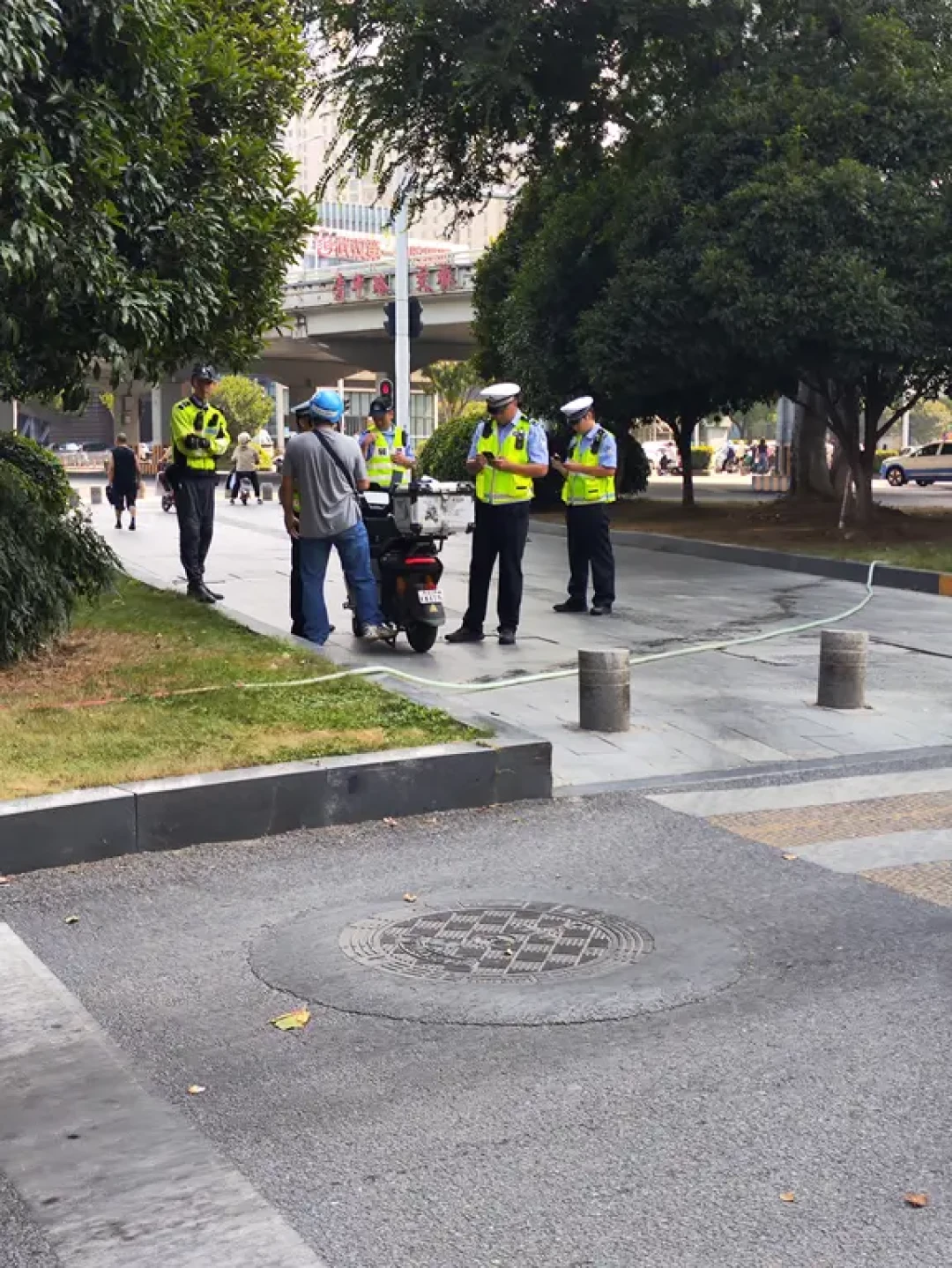 改装电摩出事那一刻，它就不再是“电动自行车”了：鉴定、定机动车、拒赔，这条暗链2026年开始算账