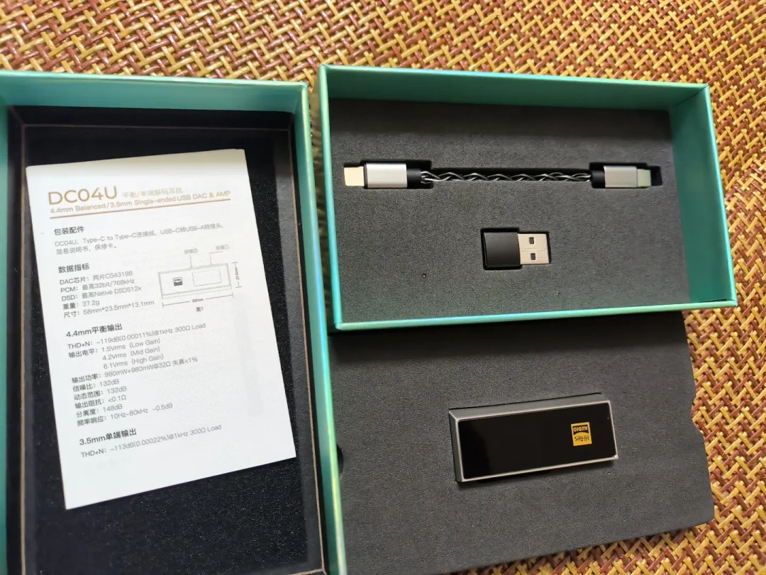键盘厂的2399元小尾巴,这周让发烧圈吵成了两派:对完四份测评和展会现场听感,值不值、该谁买都理清楚了