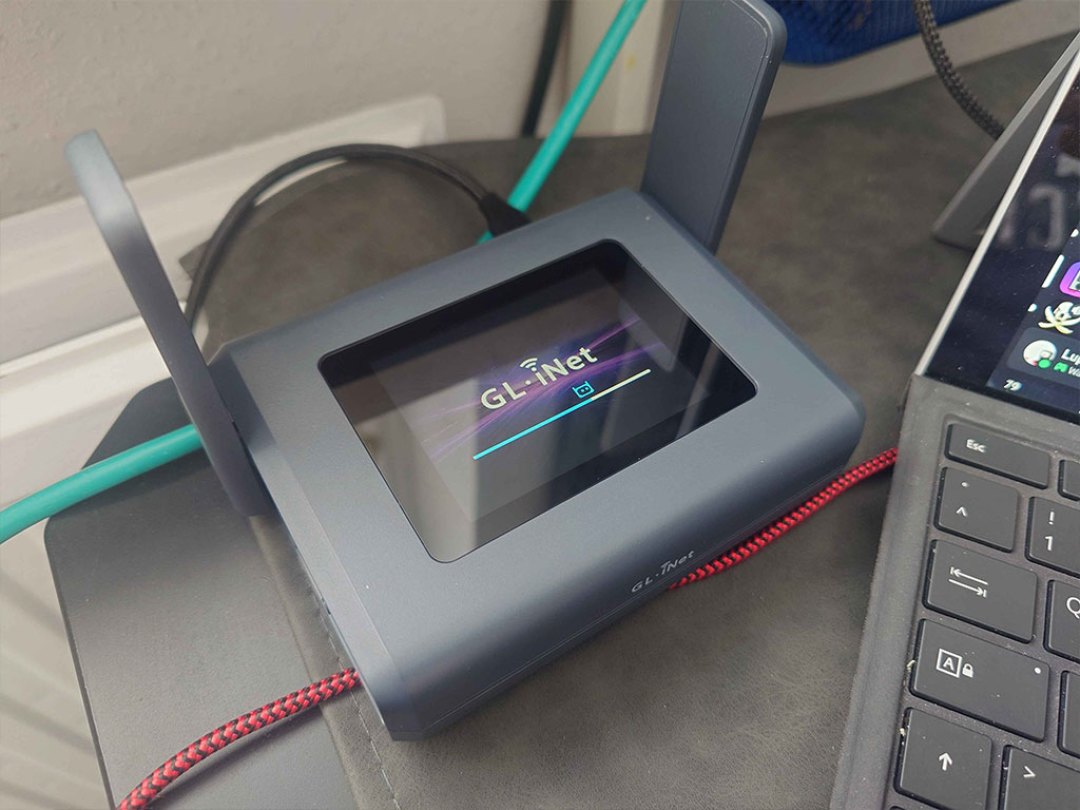 首发1280元,现在卖1600+:GL.iNet Slate 7 Pro三频WiFi 7很强,但闲鱼入手前先看清6GHz这笔账