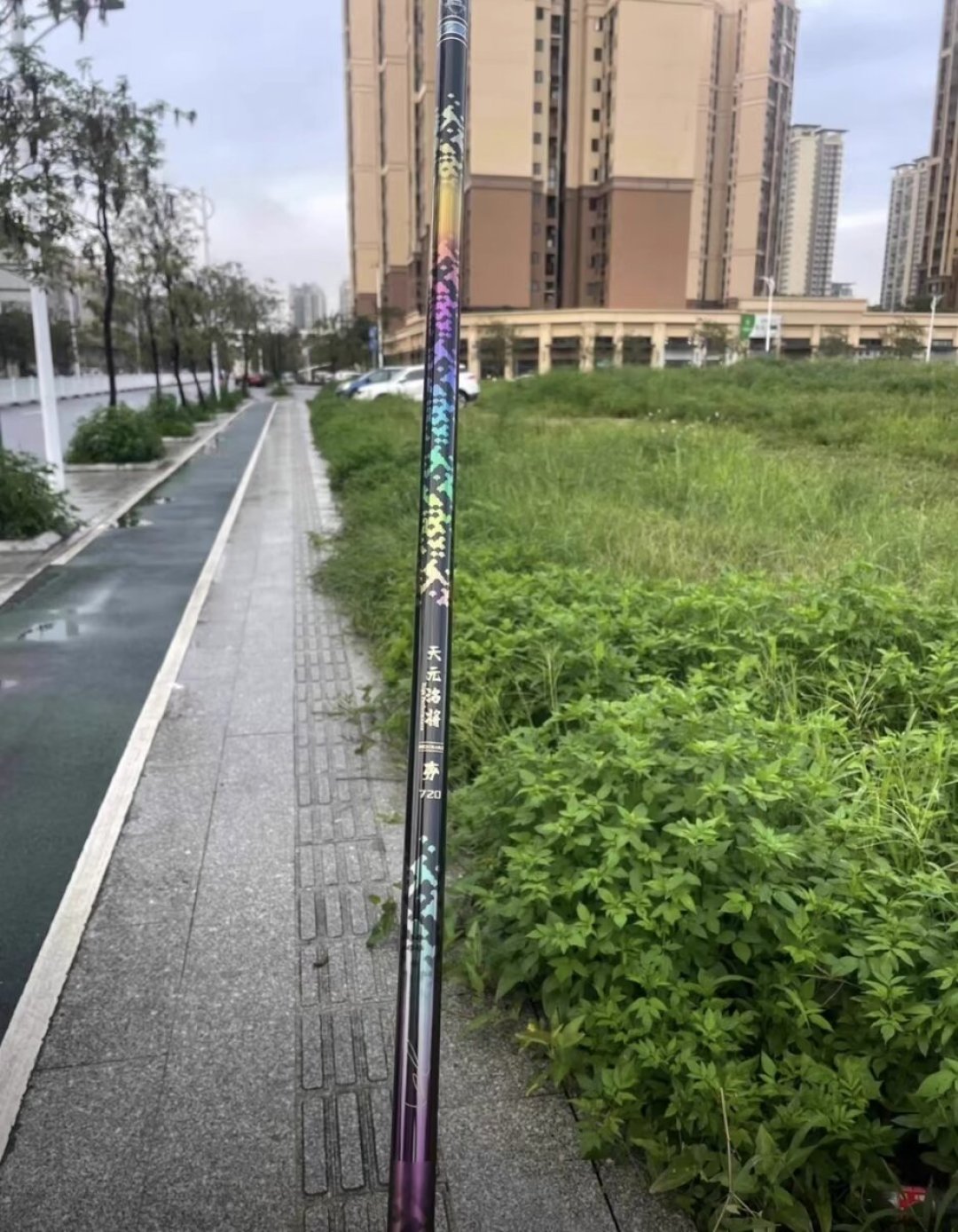 双吊牌满天飞,一百多的竿也挂T1100?翻完20多条测评和打假帖,我搞清了吊牌能证明什么、不能证明什么