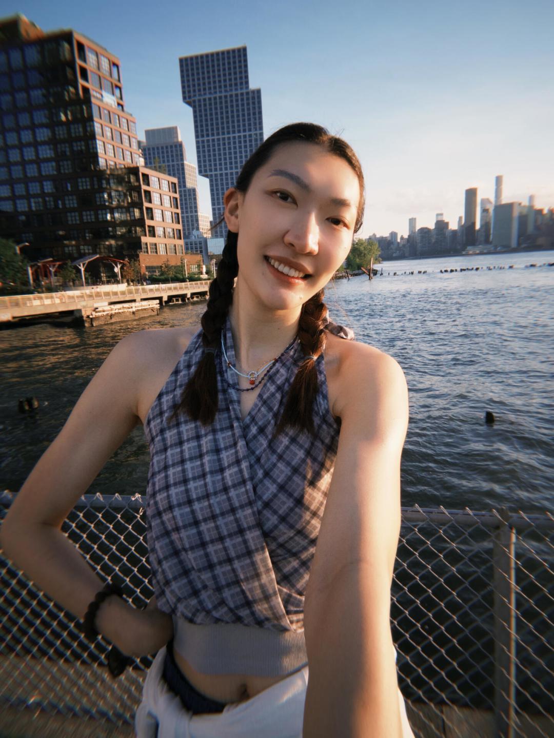 约内斯库落选世界杯大名单,有人说她下滑了:先看美国队这6个后卫,再看她的8月