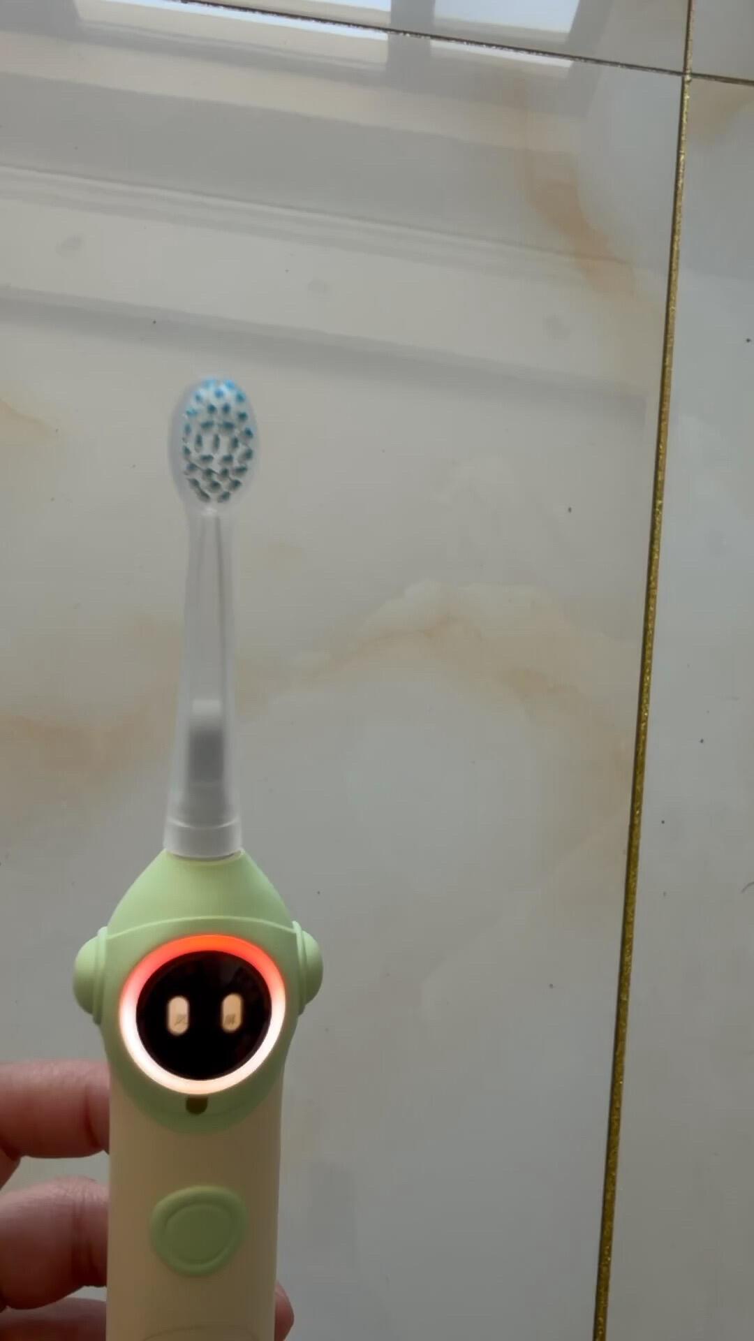 usmile Q30标价299元,最近低至147元:开学季给孩子买之前,先把成本和坑算清楚