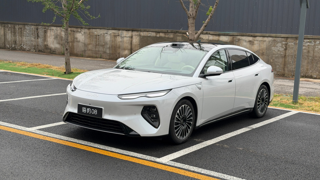 至境L7、海豹08、P7+：20万级最热的三台纯电轿车，钱其实花在了三个不同的地方