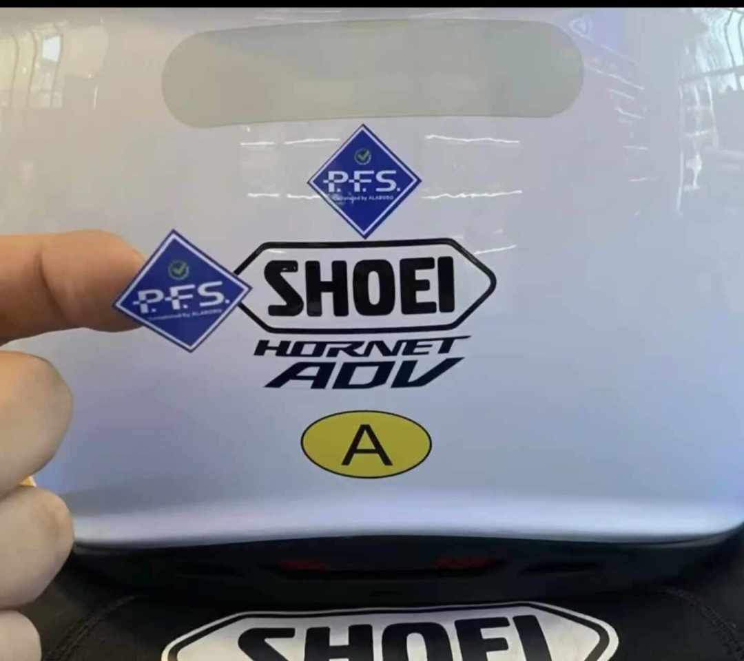 “没经历过PFS的SHOEI,不是好SHOEI”?翻完全网30多条实测与吐槽,这顶“内衬定制”的真实价位和边界,我替你摸清了