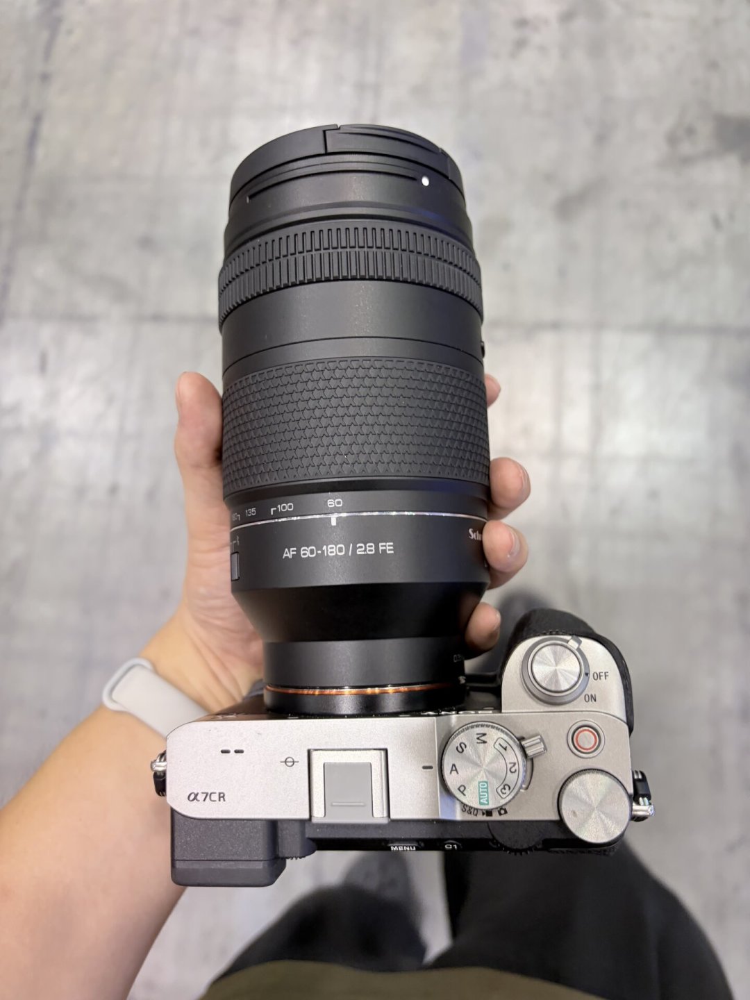 森养60-180 F2.8上市三个月：画质赢了，却栽在防抖、连拍和售后上——L口版27号发布，该冲还是该等？