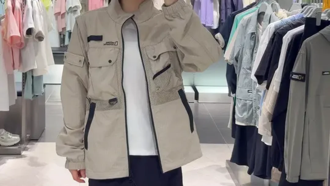 早秋机能风的信号变了:退潮的是「装备感」,涨起来的是「判断感」