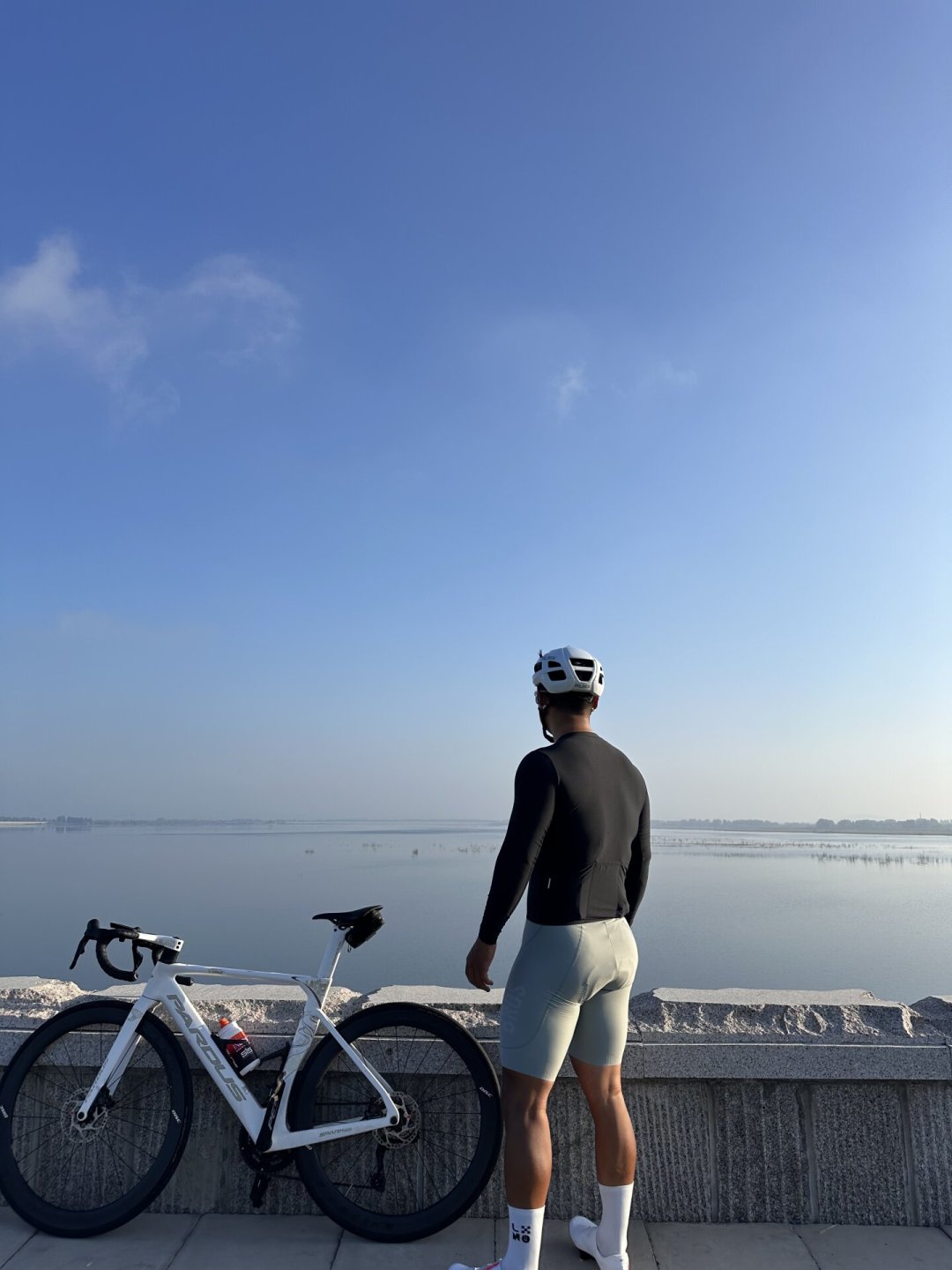 洛克兄弟骑行服,也是