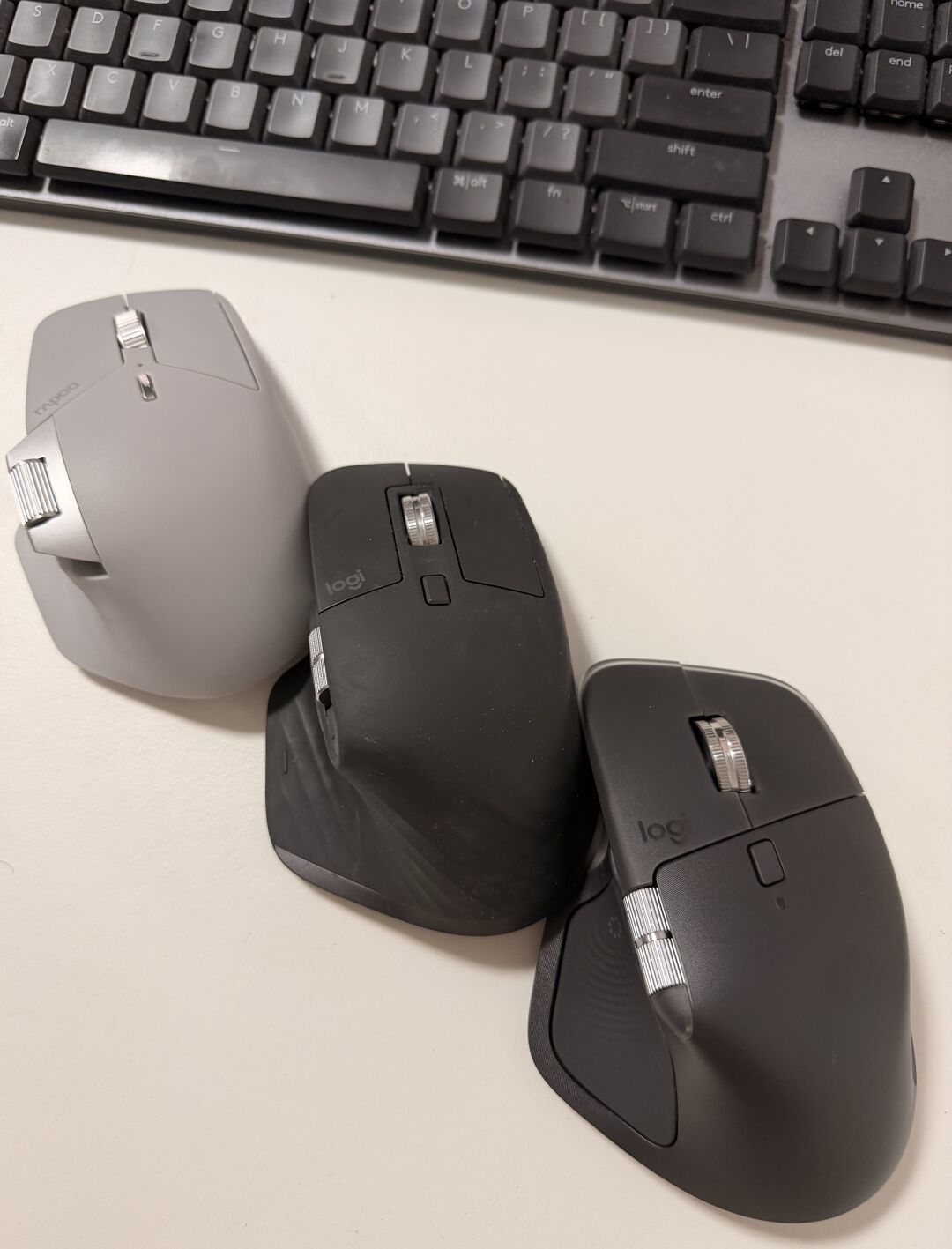 MX Master 4 上市10个月，从999元跌到6字头：翻完1000多位用户的观点大战，三类人的账在品牌日最后一天算清