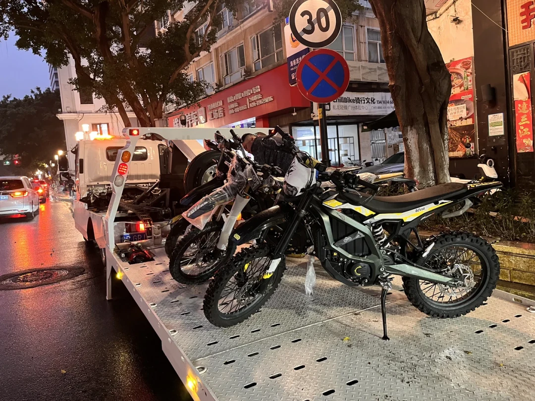 电动越野摩托,到底能不能上牌上路?翻完8月的上牌实录与营销话术:买车前,先查工信部“目录”