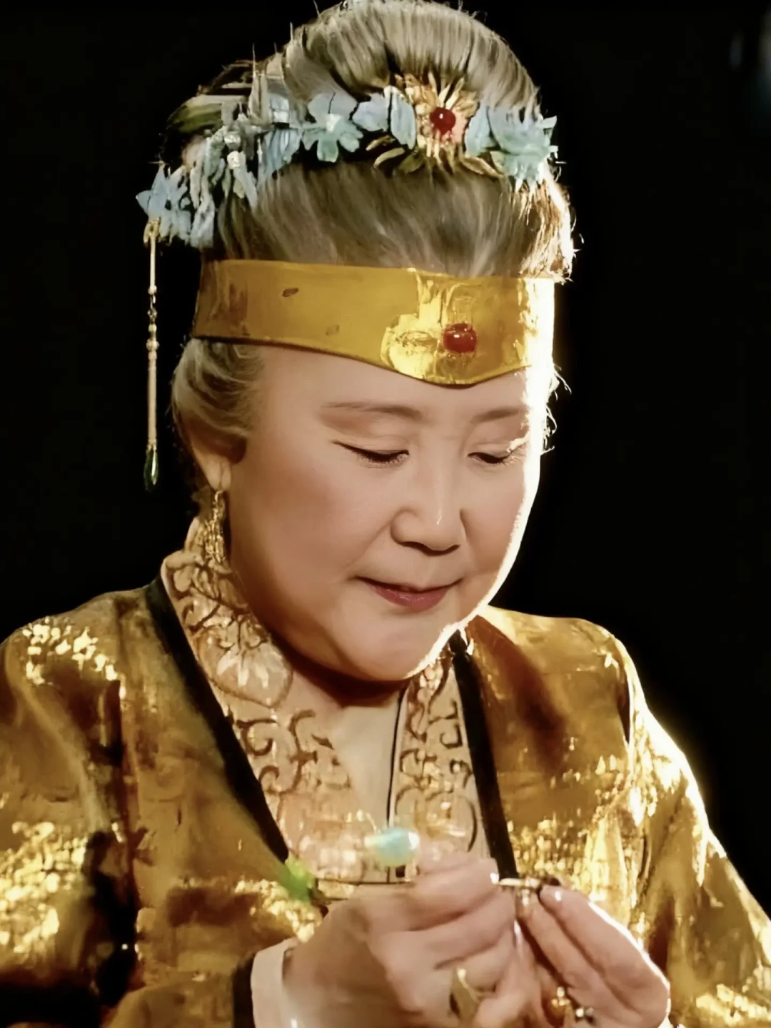 贾母的“老钱审美”不只是一匹软烟罗：翻完五回原文，我把她的审美方法整理成五条今天能用