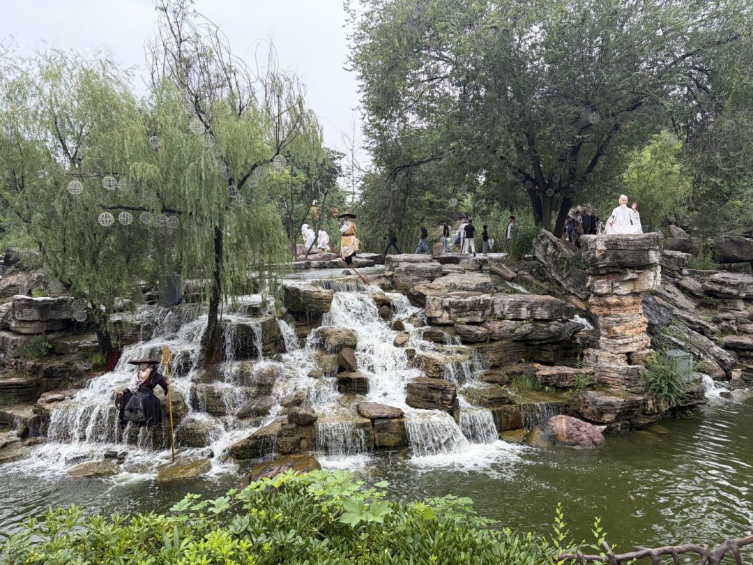 万岁山年卡150元,比单次门票只贵50元却管365天,办不办先把这笔账算清楚
