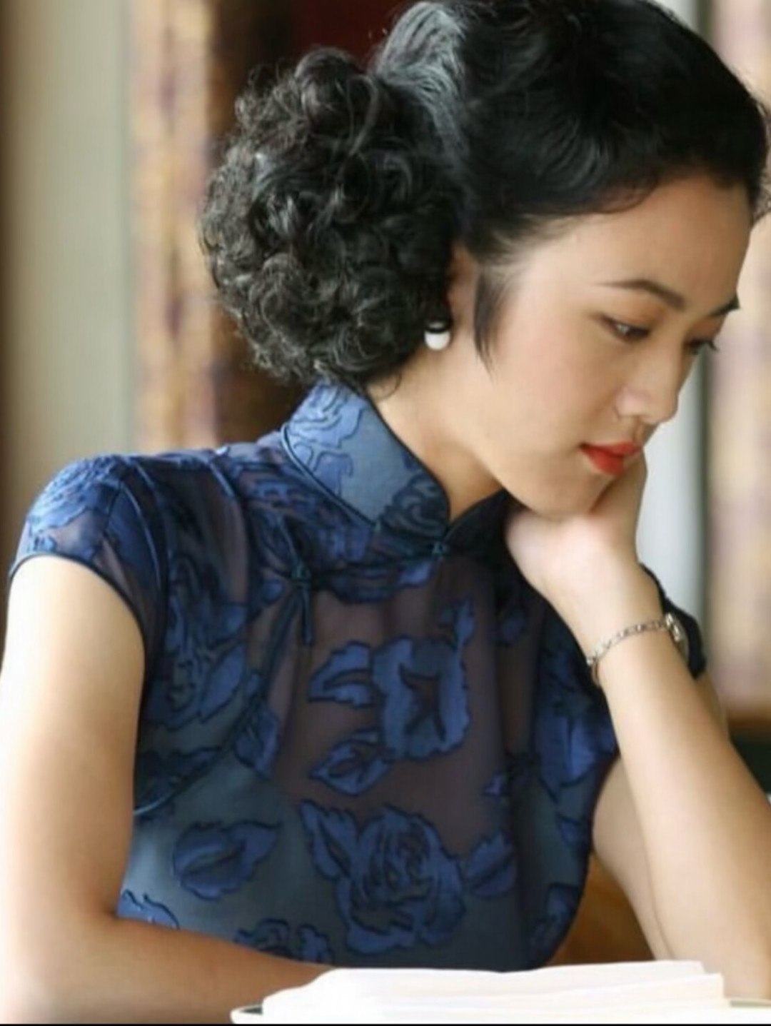 看完《色,戒》,很多人想买王佳芝同款旗袍:我翻遍全网晒单和翻车帖,整理出三条路线和五个坑