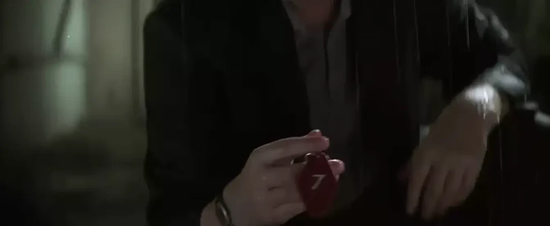 《致命ID》这个夏天吵得最凶的问题:让11个人格互相厮杀,活下善良的那个,是救赎还是“养蛊”?