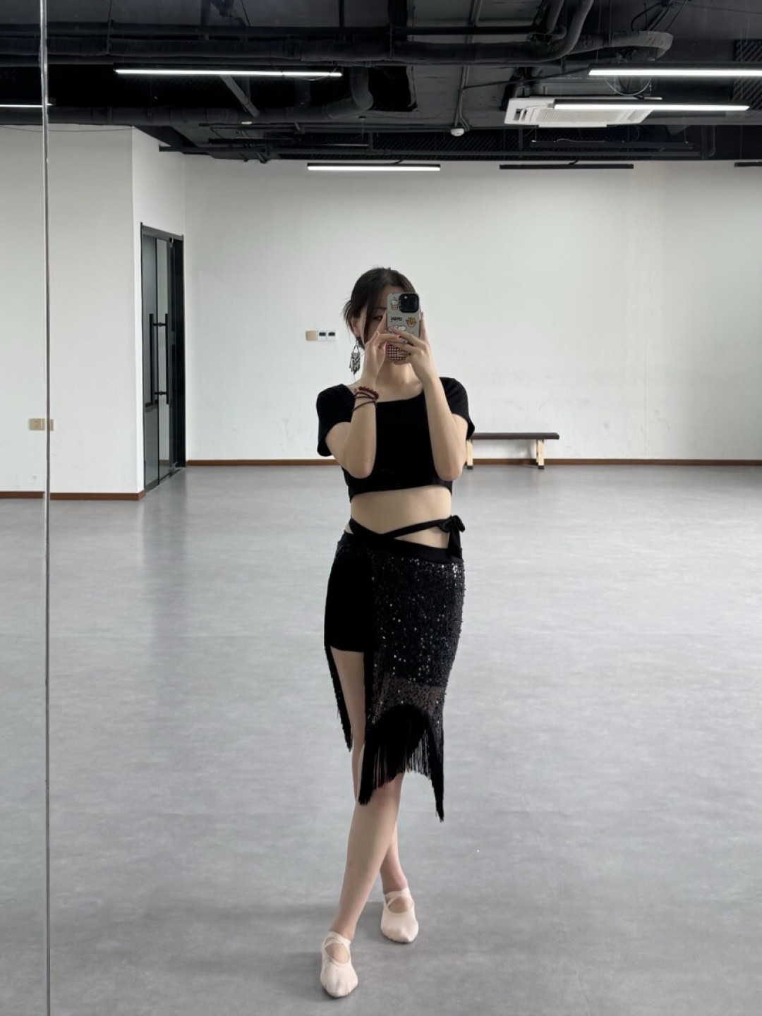 肚皮舞练功服从49.9到200多一套:第一节课前,其实一条臀巾就够了