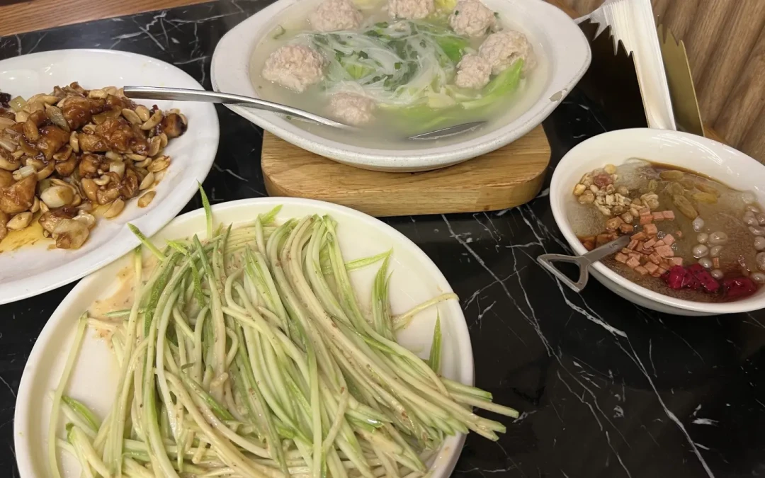 眉州东坡悄悄开遍上海:四川人排队,川渝老饕绕道,到底该信哪边?
