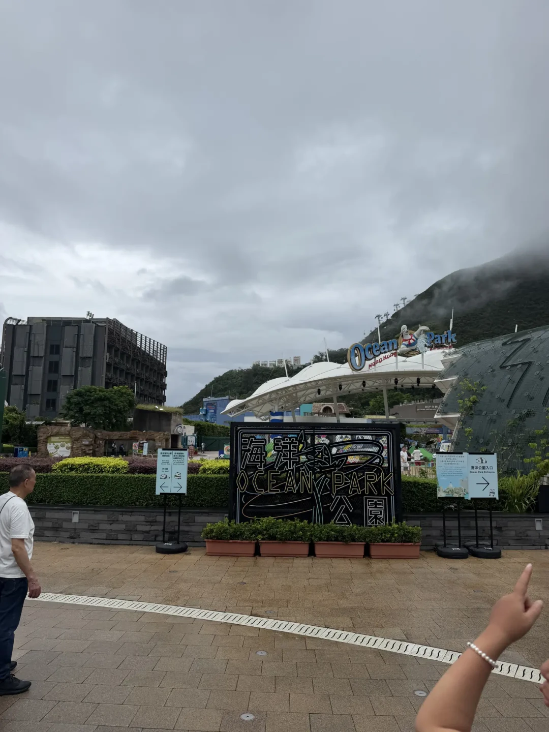 王嘉尔的暗黑古堡来了！海洋公园万圣节早鸟票26日截止：买哪种票、选哪个场次，一次说清