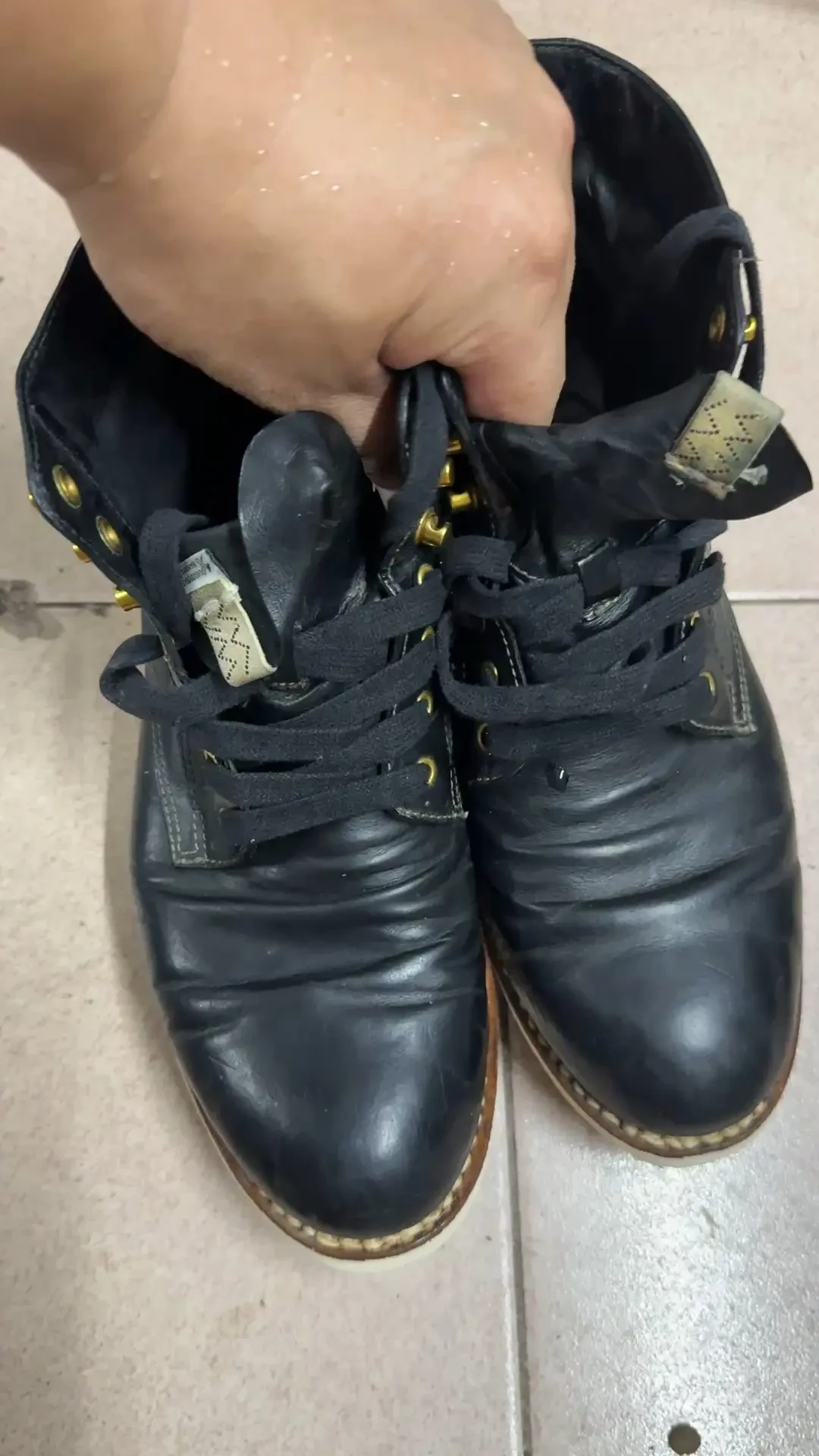 visvim开胶掉跟别急着扔:翻完全网的维修帖,我搞懂了这双鞋为什么还能穿十年