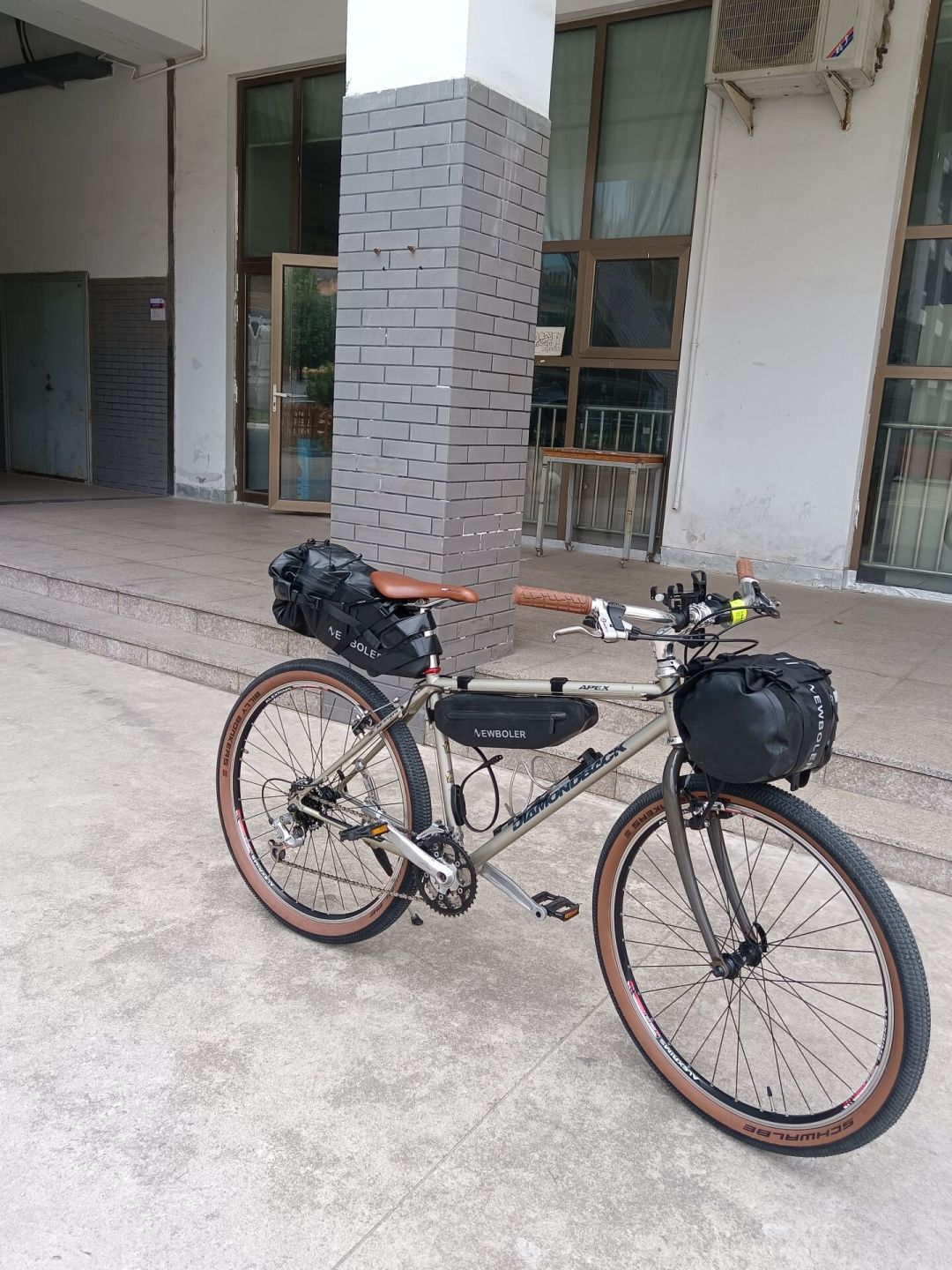 第一次bikepacking买车包前,先搞懂尾包甩尾、车架包打腿、车头包影响操控这三个通病
