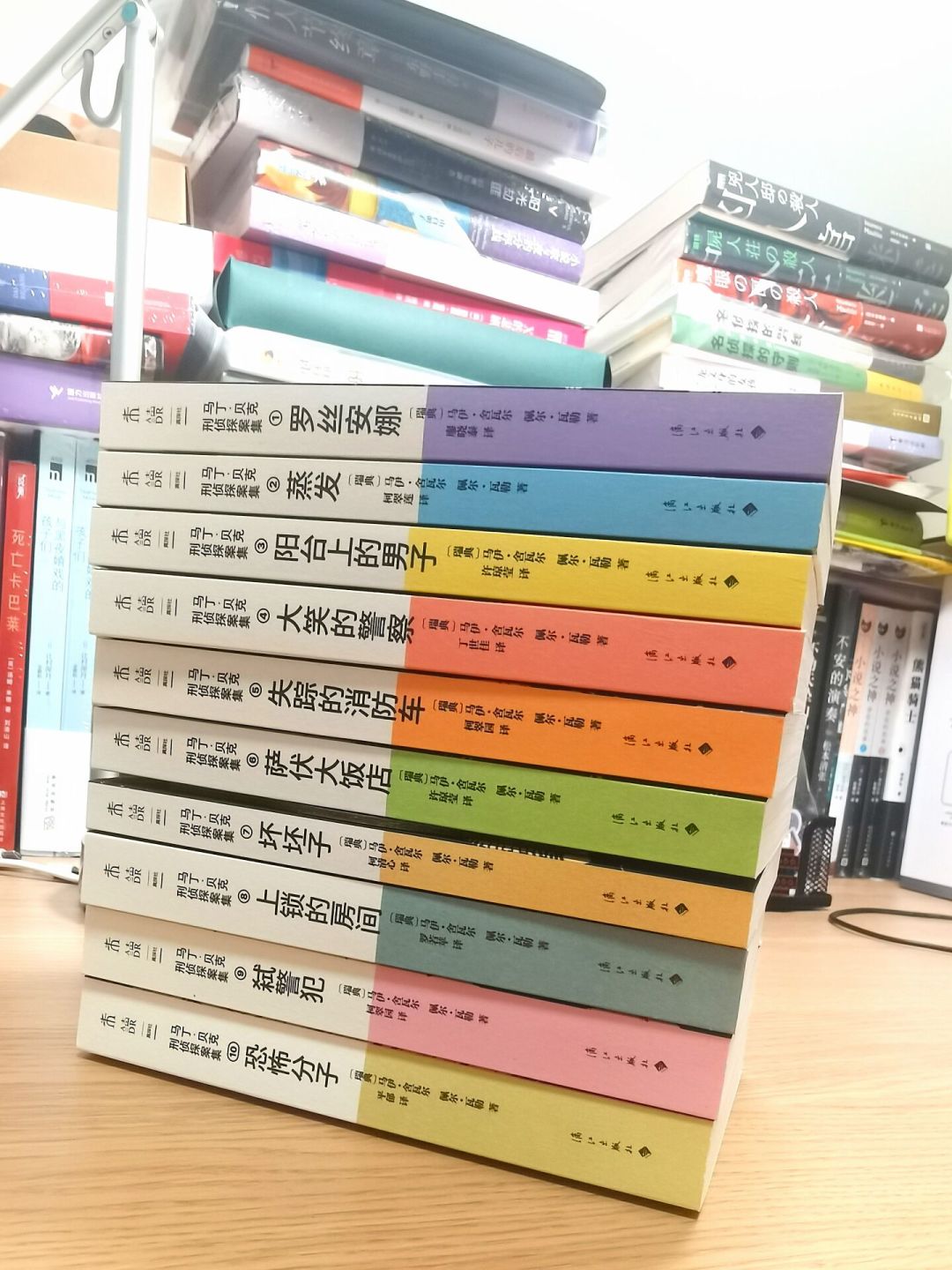 未读·真探社的《马丁·贝克》套装，这个夏天火了，但口碑是裂开的：有人吹年度神作，有人怀疑买到了盗版