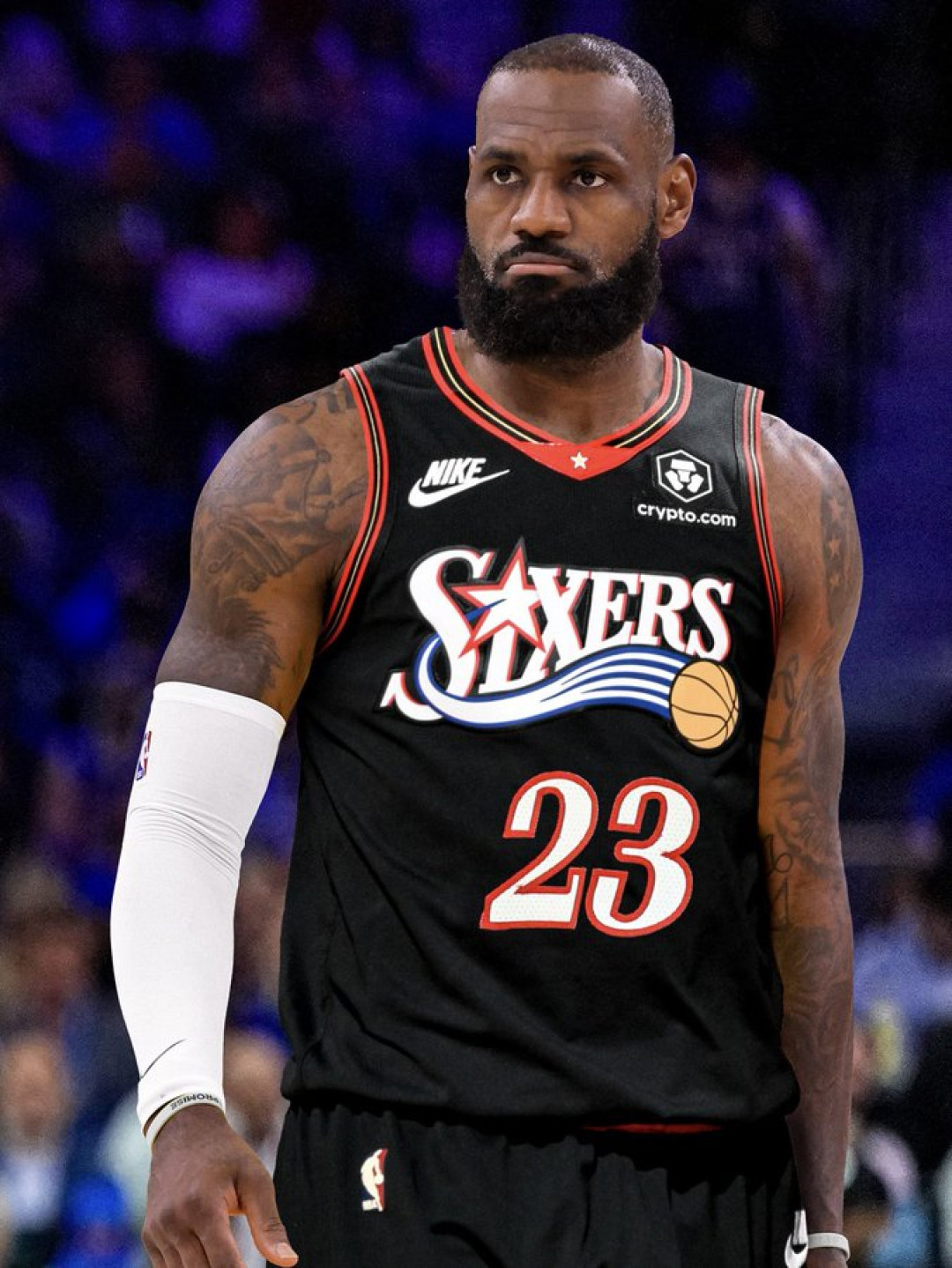 从68美元到565美元,揭幕战最低票1999美元:一个詹姆斯,把NBA的物价抬高了多少钱?