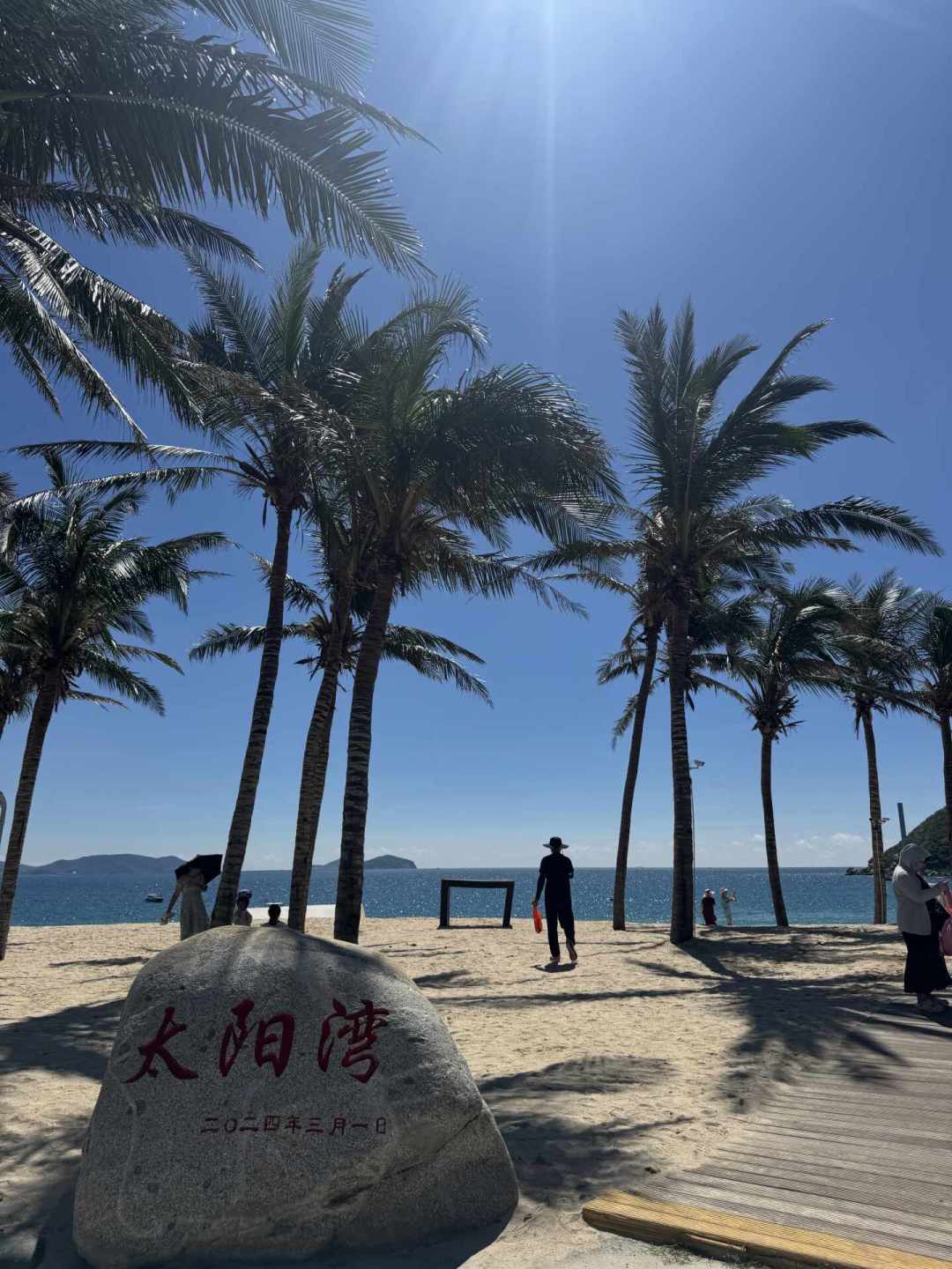 订一晚两三千的国庆房,酒店说退就能退?我把4个真实判例翻完了,这份锁房清单请收好