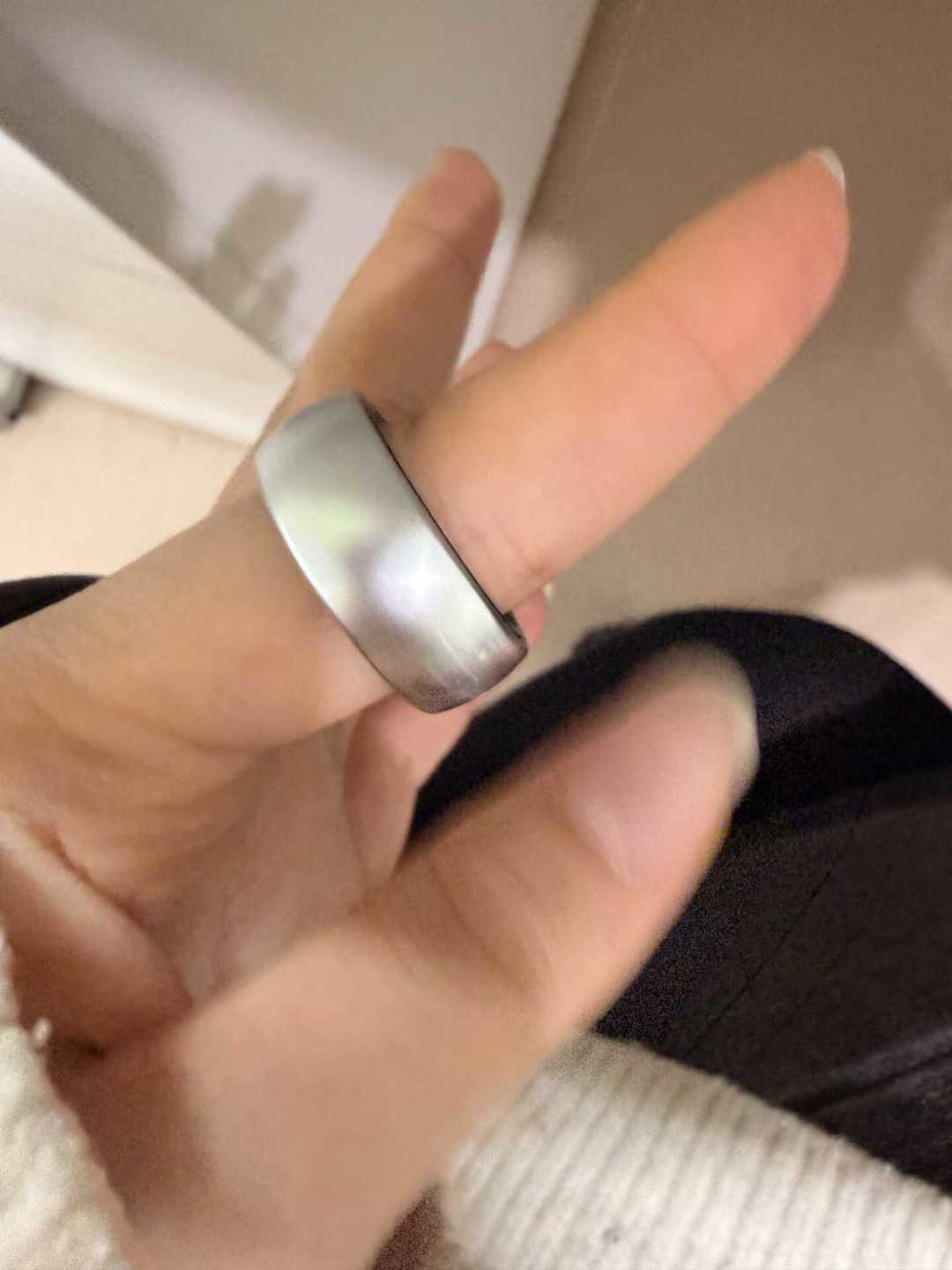 一边被骂智商税,一边一年卖出49万件:EDC这波热闹,到底图什么