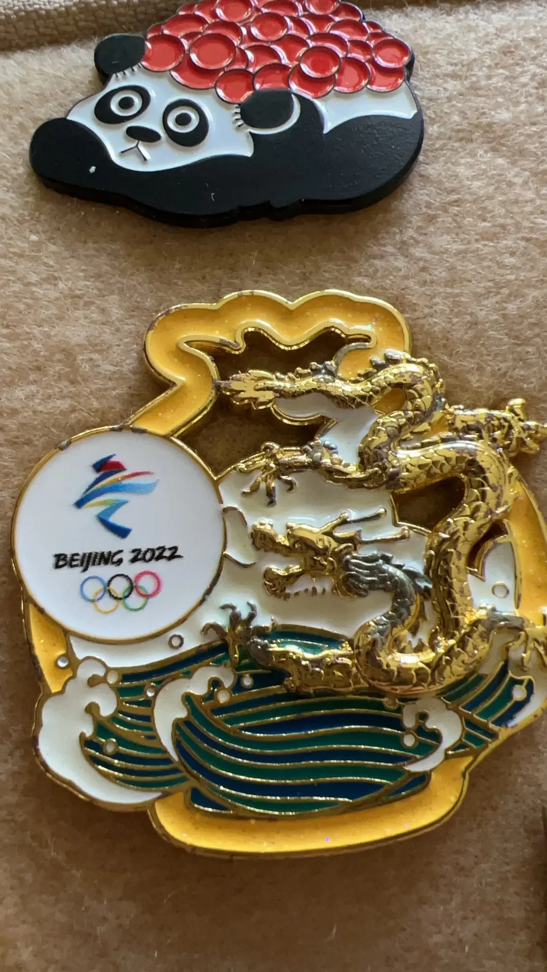 连亚运“金灿灿”的徽章都没逃过生锈:纪念章的材质、急救和收纳,一篇讲透