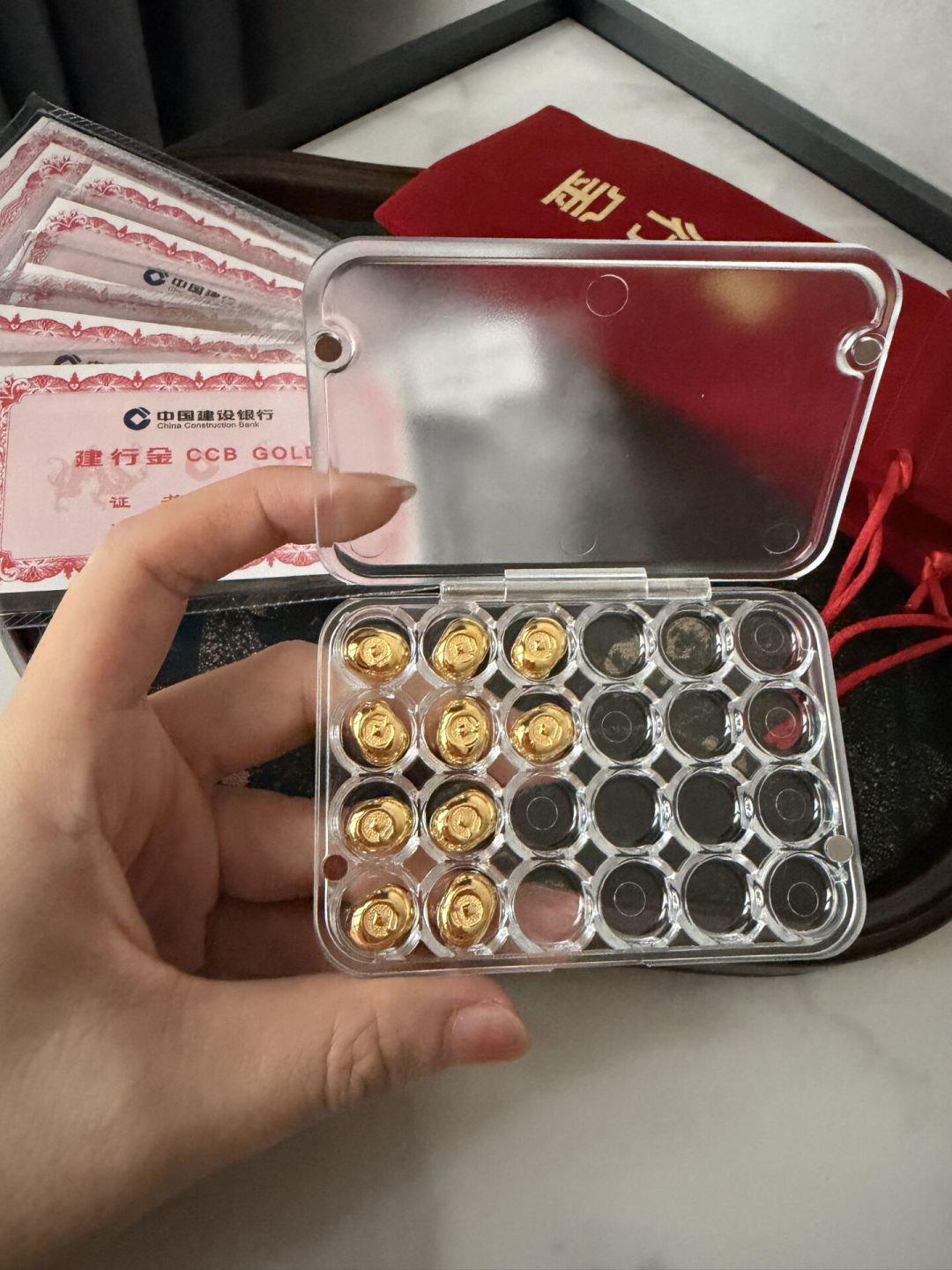 金价突破4600美元,金饰逼近1400元/克:买金