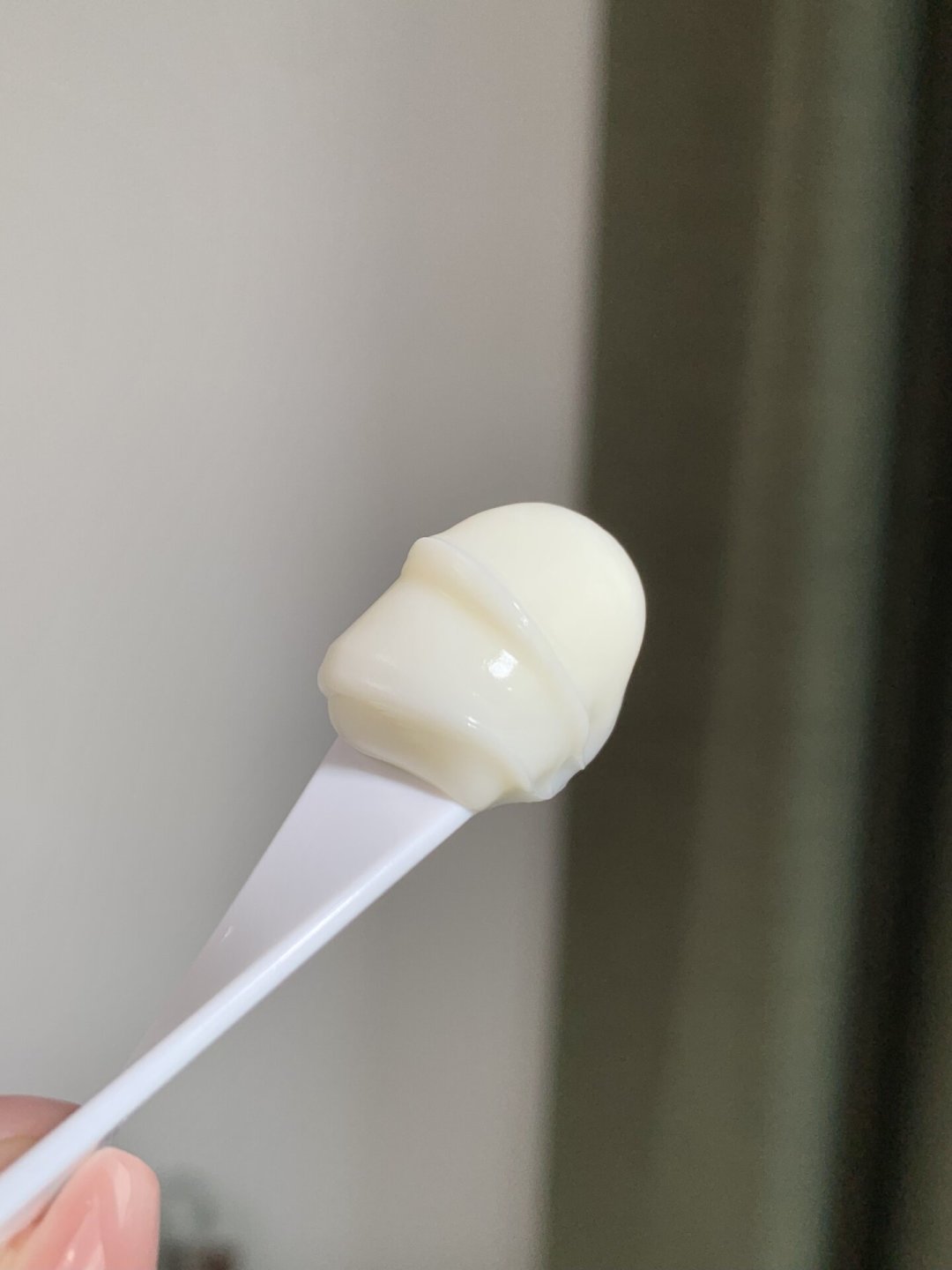 赫莲娜新一代白绷带种草刷屏,我翻遍全网真实反馈:3280元,这3种人别急着冲