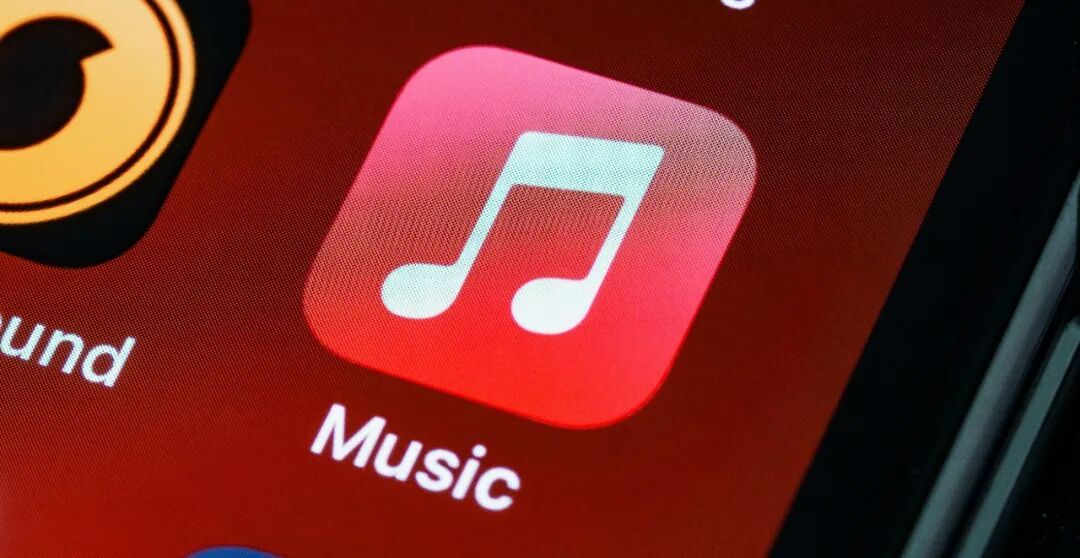 Apple Music每月上传的歌超三分之一是AI,播放占比却不到0.5%:谁在往流媒体里灌水AI歌?