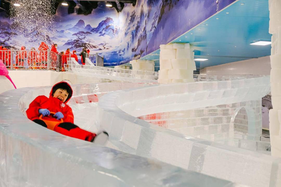 武汉2万㎡室内冰雪世界开业,南方人在家门口看冰雕:翻完多方实测,我把适合谁和坑在哪说清楚了