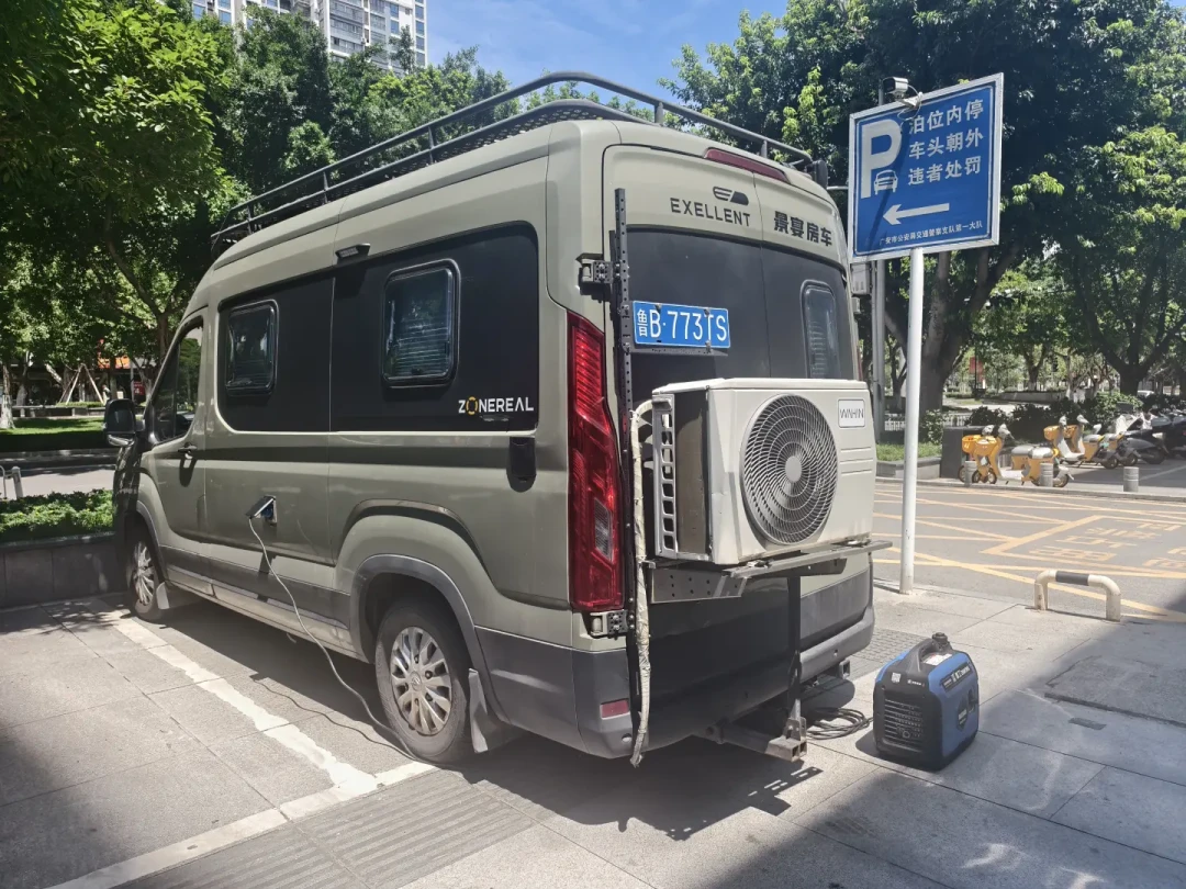 多美达顶置一万多，家用空调改装两千块：房车盛夏过夜，哪条路线的电费账更划算