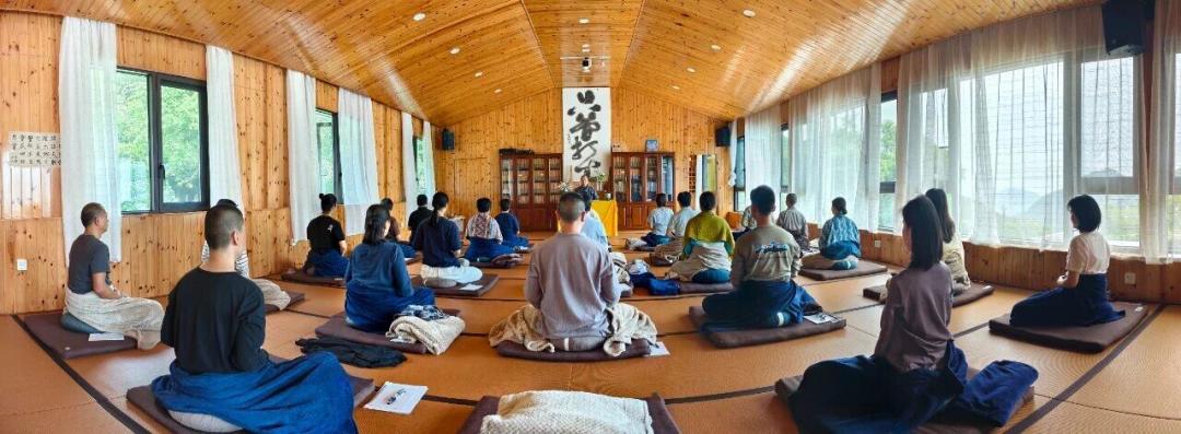 正念不是智商税,但你在正念上花的大部分钱可能是:从0元档到50万疗愈营全梳理