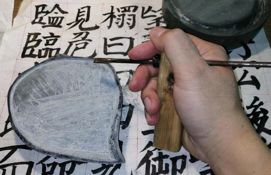 1380万的端砚和0元的DIY砚，同一周都火了：
