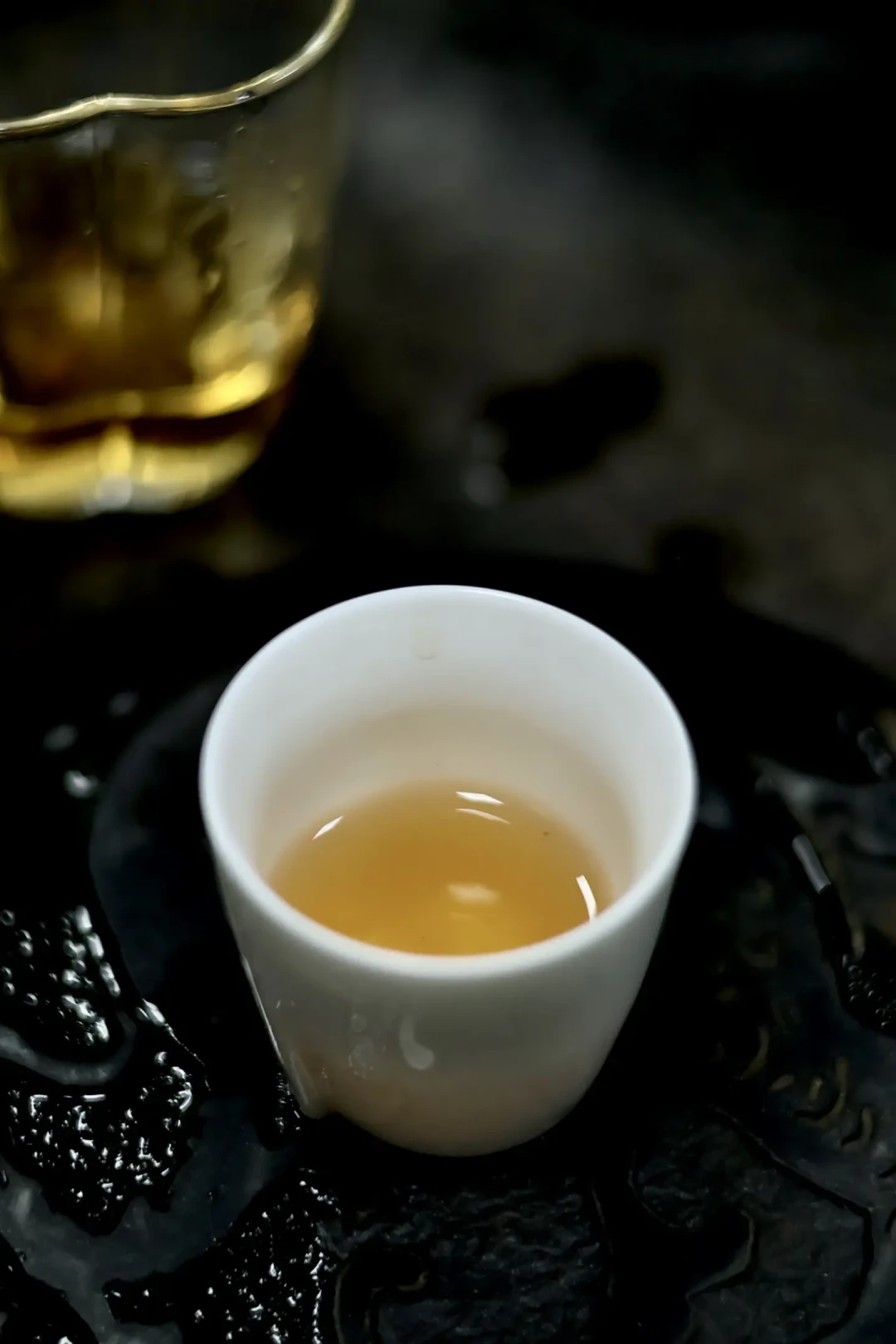新买的岩茶喝着燥、锁喉?先别急着说茶不行,八月正是“退火期”