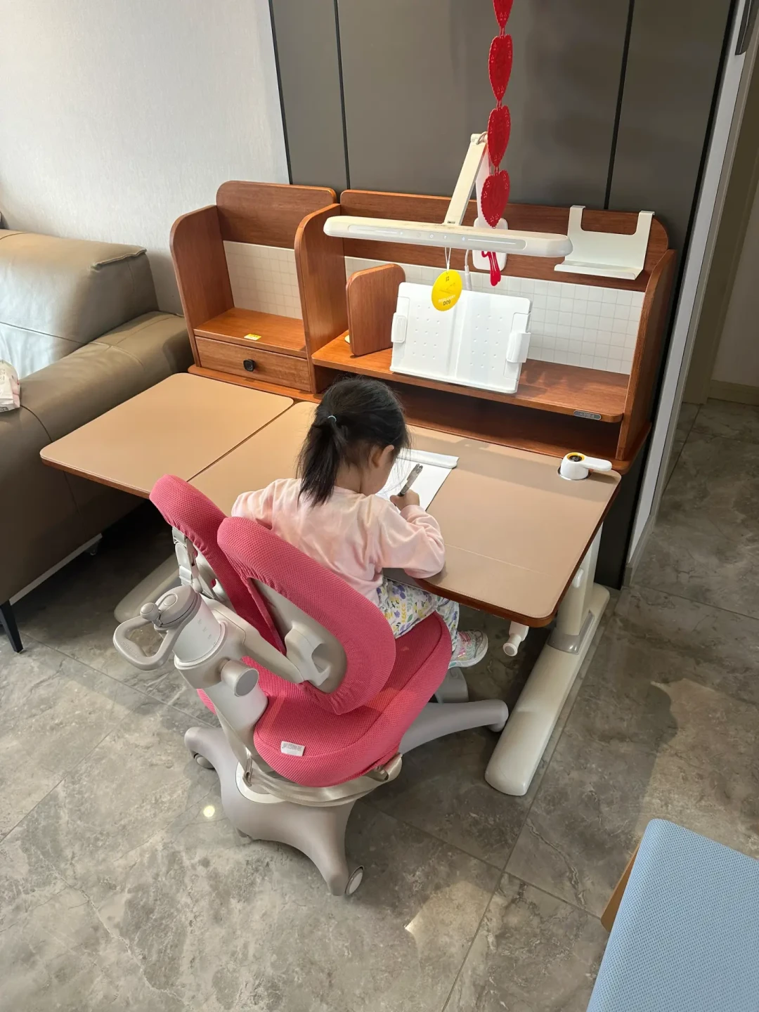 光明园迪3000的也有、1万的也有:差价全在材质和椅子上,开学前说透