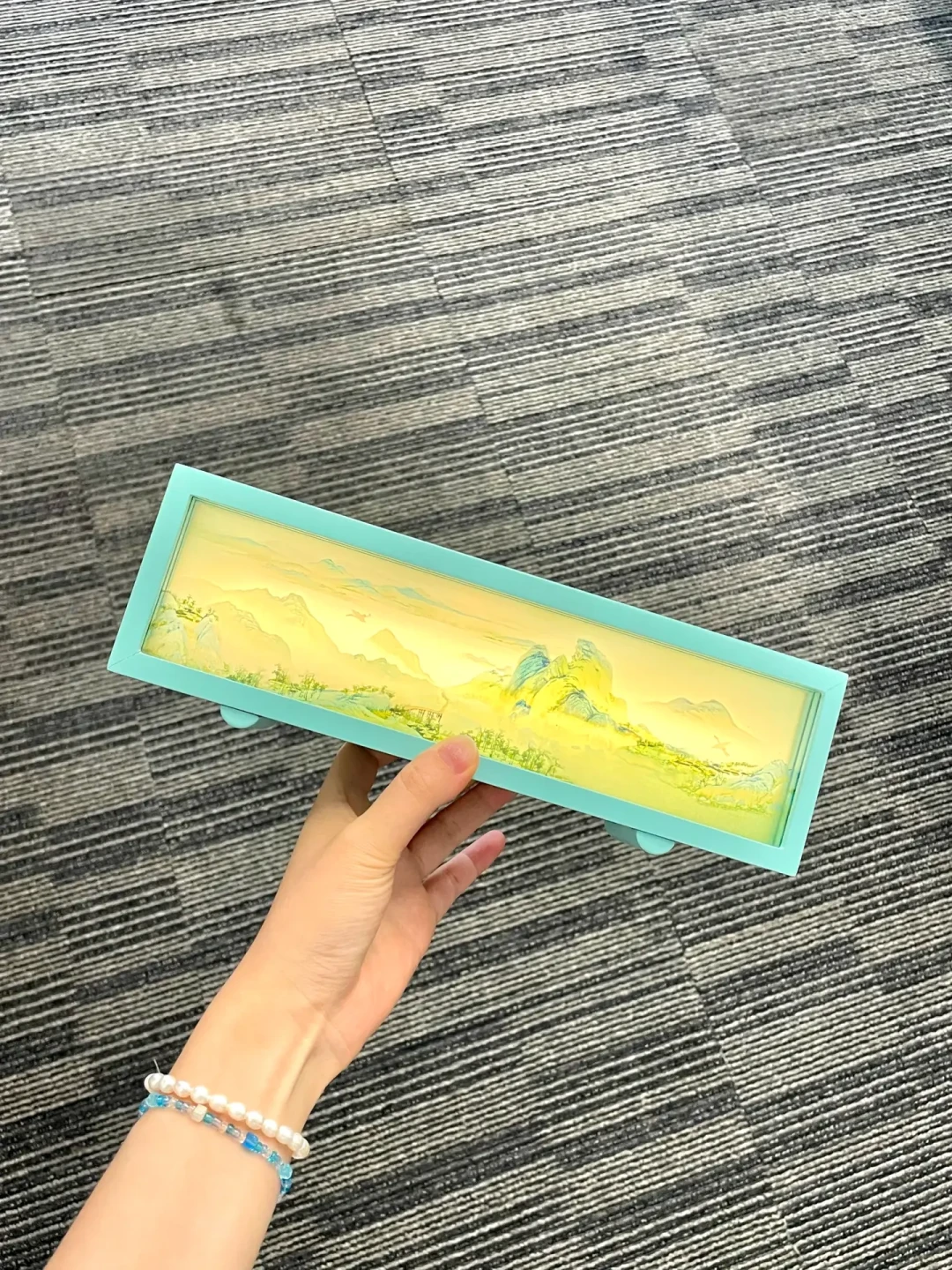 《千里江山图》又刷屏了:把青绿山水搬回家的6条路子,花费和坑都替你算好了