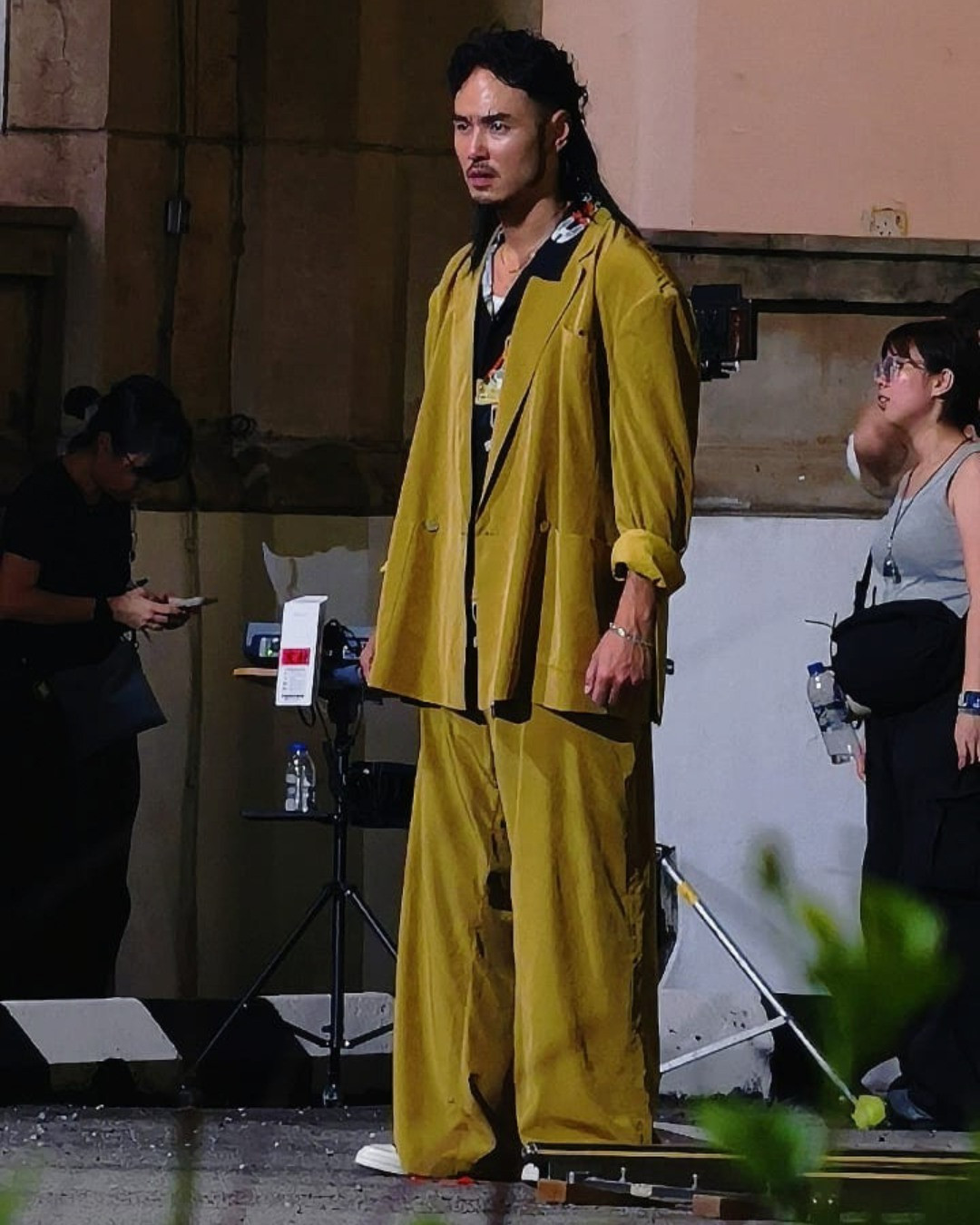 阮经天怎么突然在吉隆坡被疯狂偶遇:周处团队新片开机,《沉默的审判》快上了