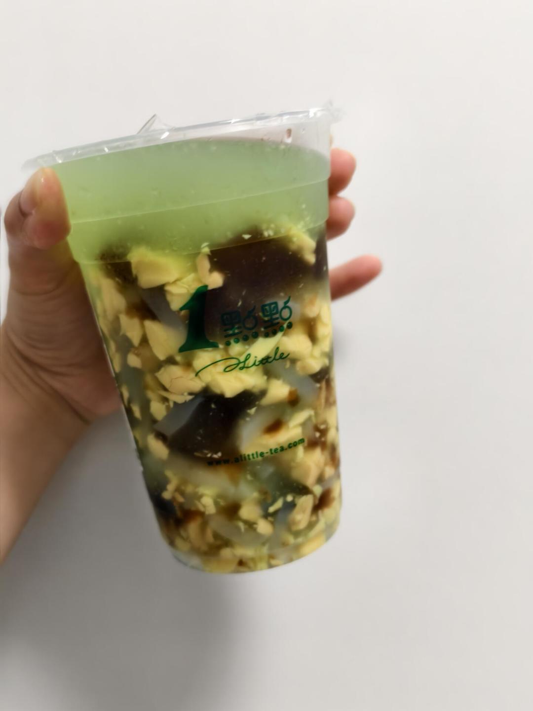 一点点被老客喝成「丝瓜皮蛋蛋花汤」:爆火DIY杯的点单配方、真实口感与避坑提醒