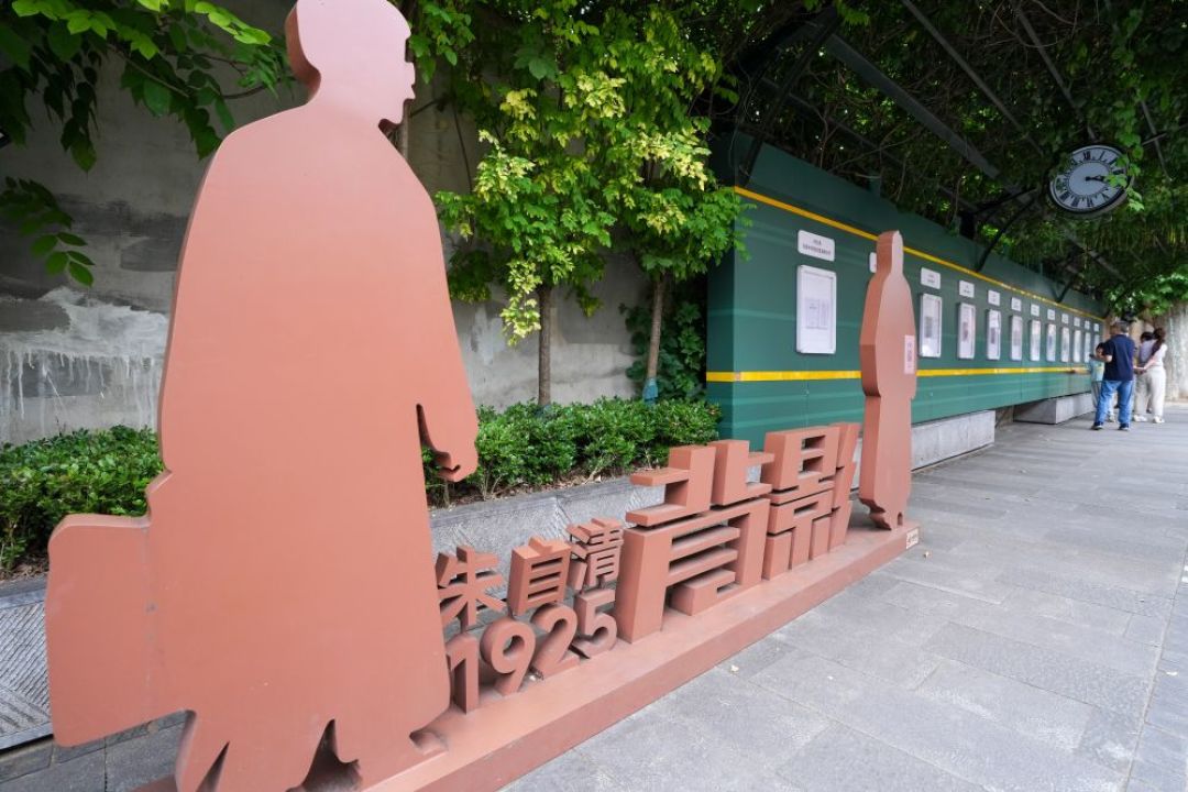 浦口站正式复名,街区周末挤爆:去这座课本里的百年老站前,先做好预期管理