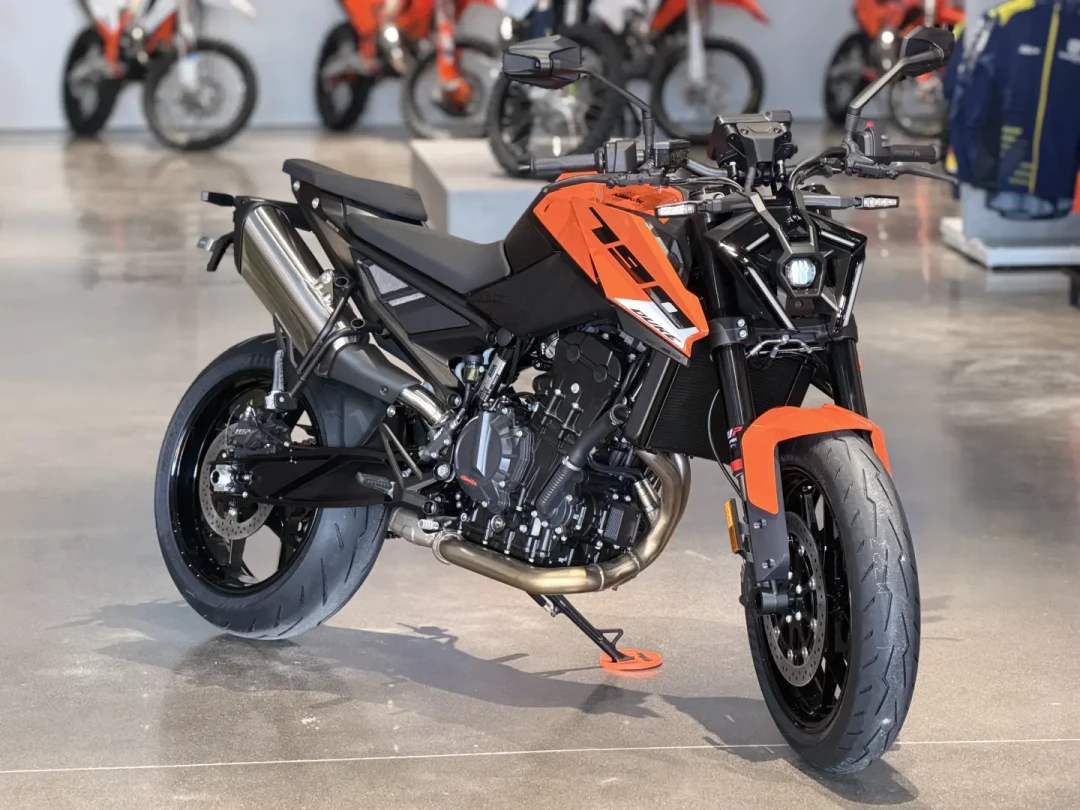 KTM 790 Duke 新款只要 5.98 万,原厂 WP 减震够用吗?先把这三档搞清楚再花钱