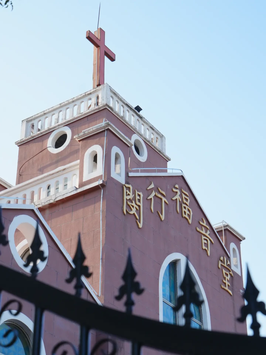 教堂别只在门口拍张照就走:三大派别3秒认全,第一次进去也不露怯