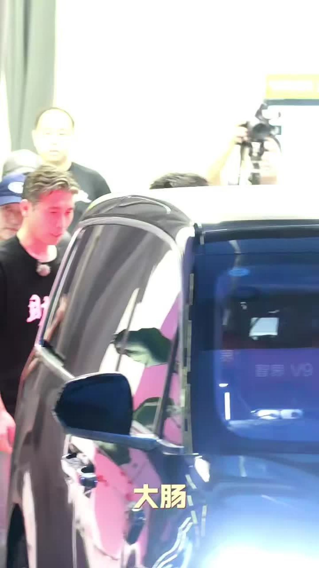 胡军怀疑节目组对他
