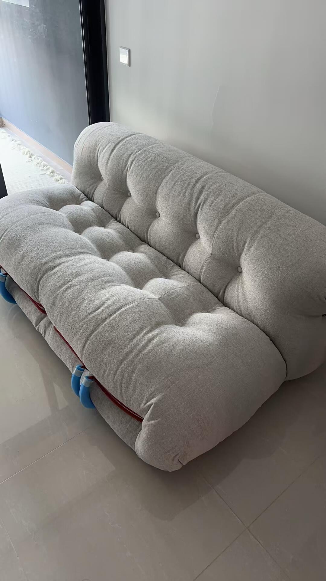 五万的正品「钢牙沙发」也会塌?Cassina Soriana 的结构、价格与复刻差异,一次说清楚