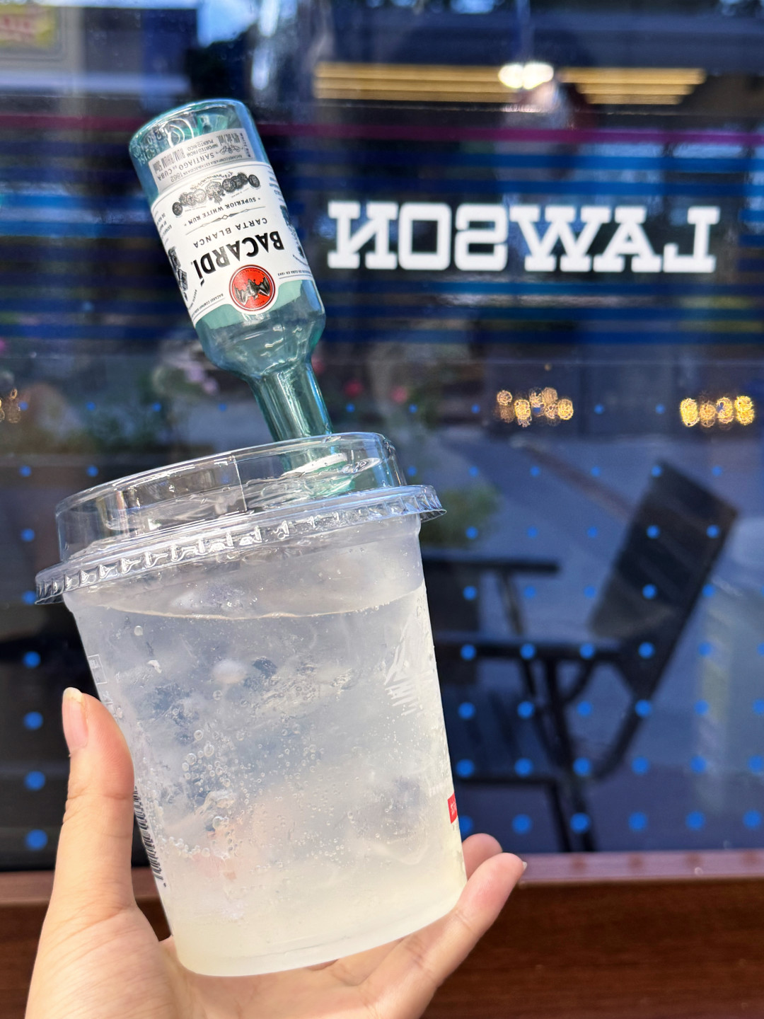 酒吧一杯卖95元,便利店20块能自己调:冲
