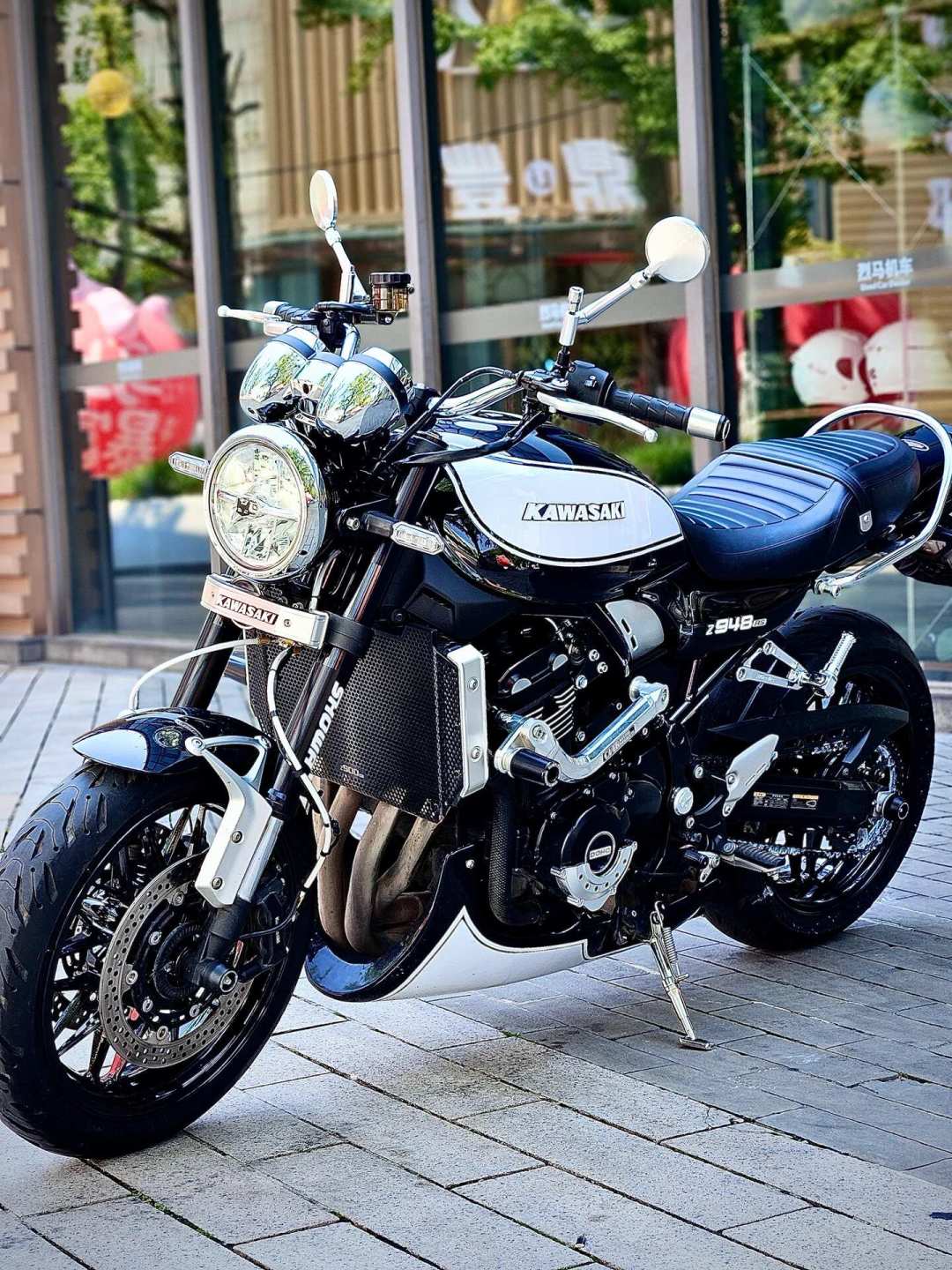 川崎忍者500都降到2.98万了,新款Z900RS却卖11.98万不松口:这台复古四缸到底在赚谁的钱?